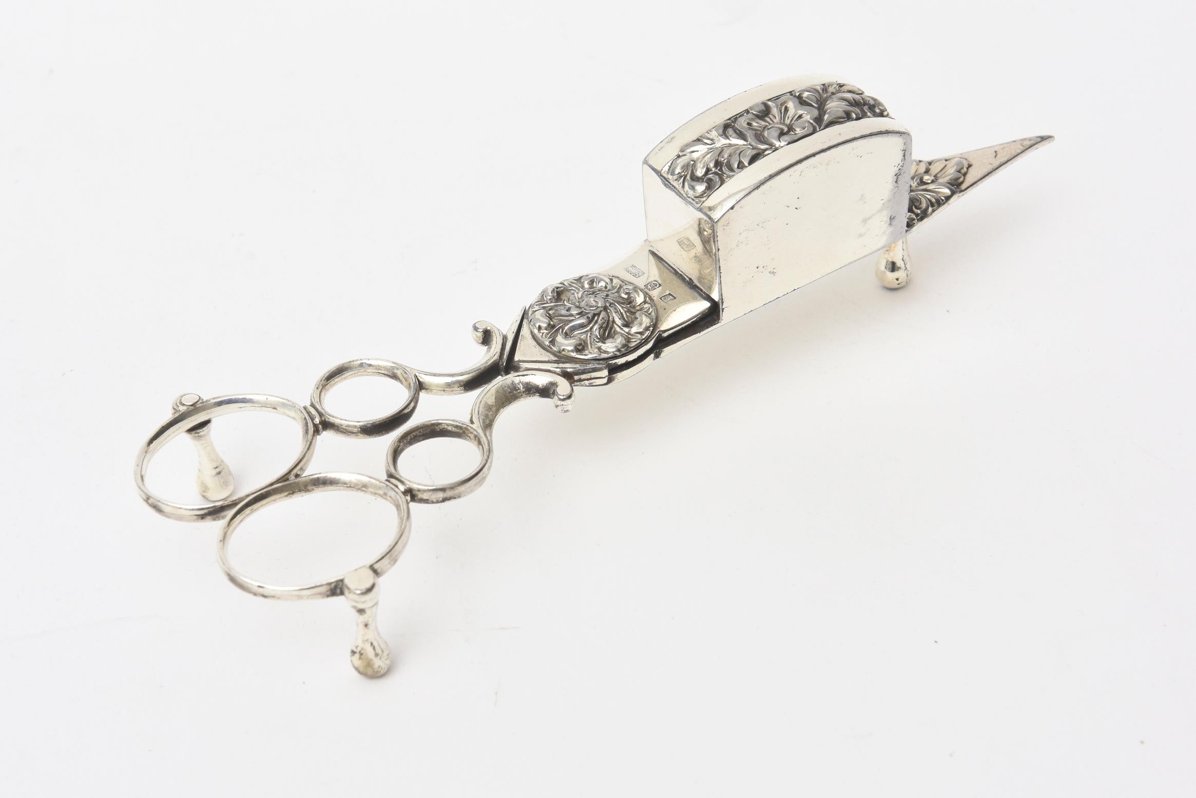 Victorian Silver Candle Snuffer with Tray 19th Century English In Good Condition For Sale In North Miami, FL
