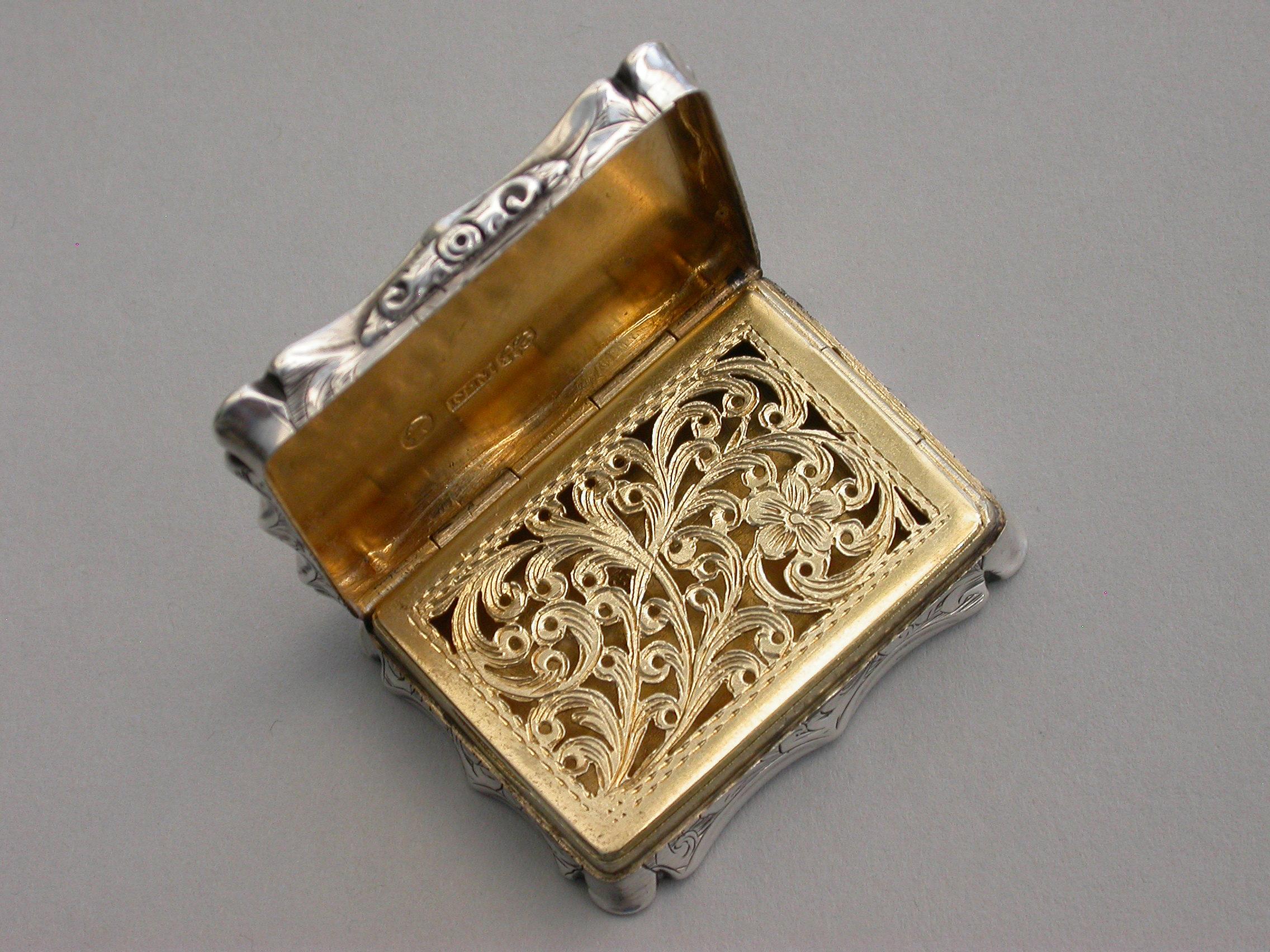 Victorian Silver Castle-Top Vinaigrette, Norwich Cathedral Nathaniel Mills, 1843 For Sale 4