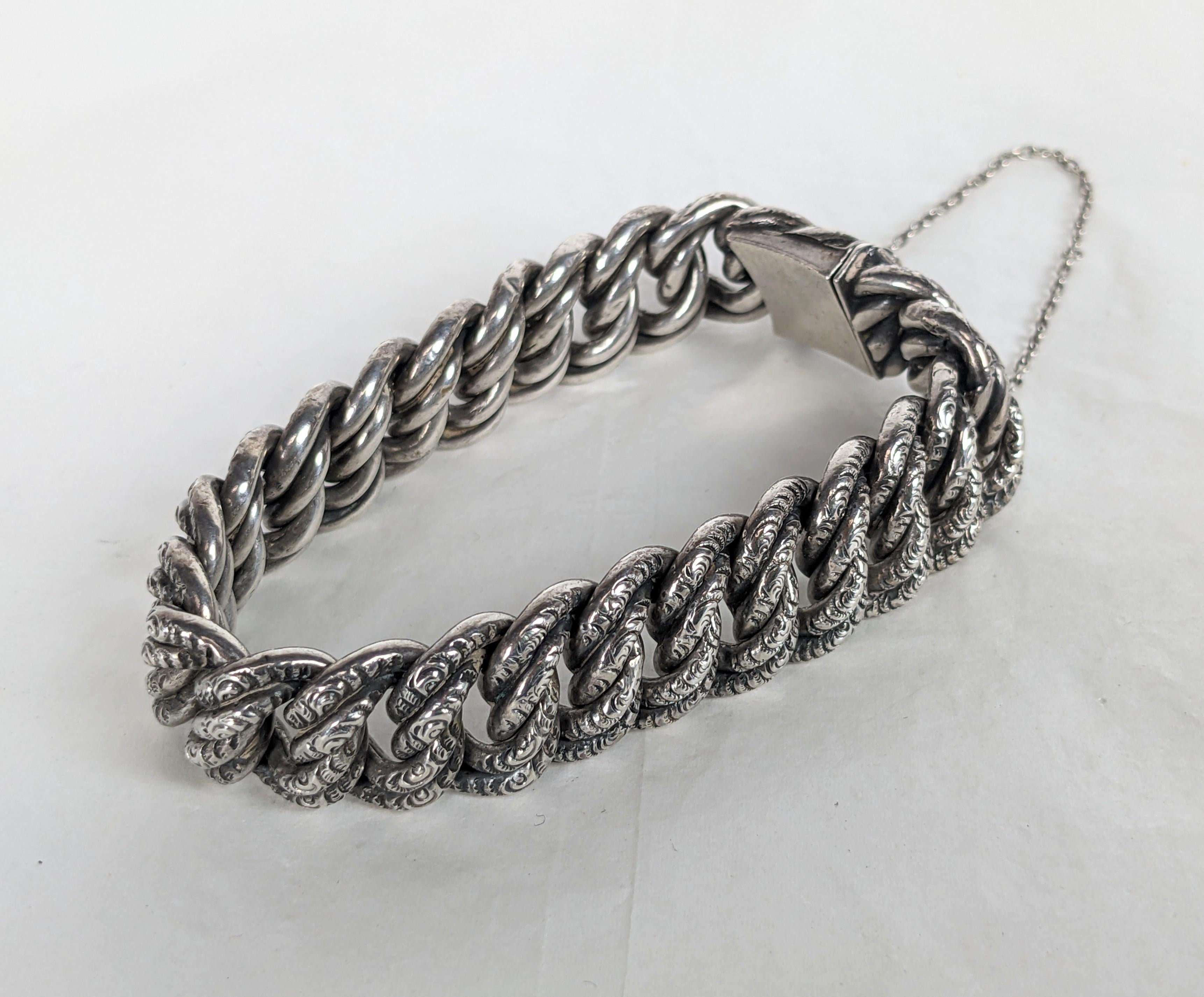 Bracelet Victorien en argent ciselé A Link Unisexe en vente