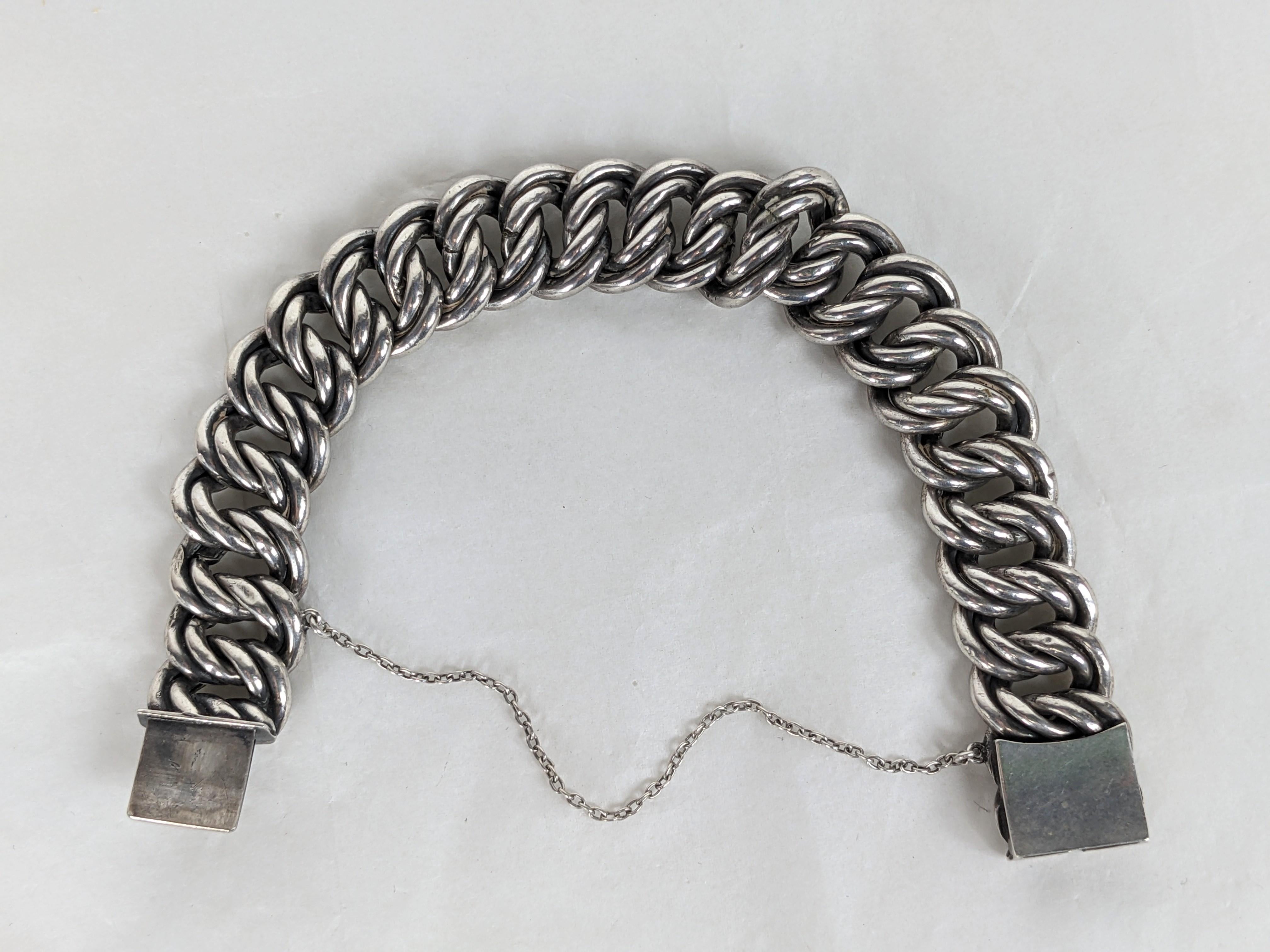 Bracelet Victorien en argent ciselé A Link en vente 1