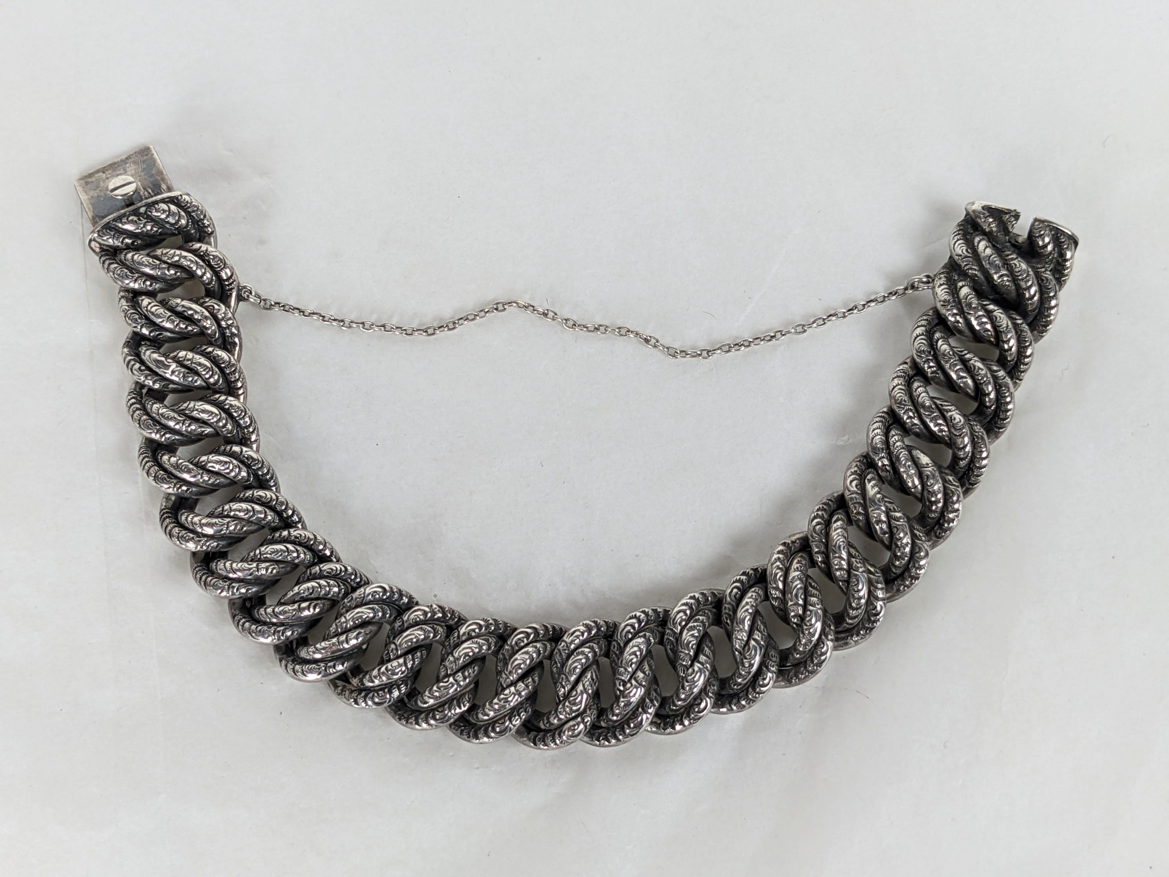 Bracelet Victorien en argent ciselé A Link en vente 2