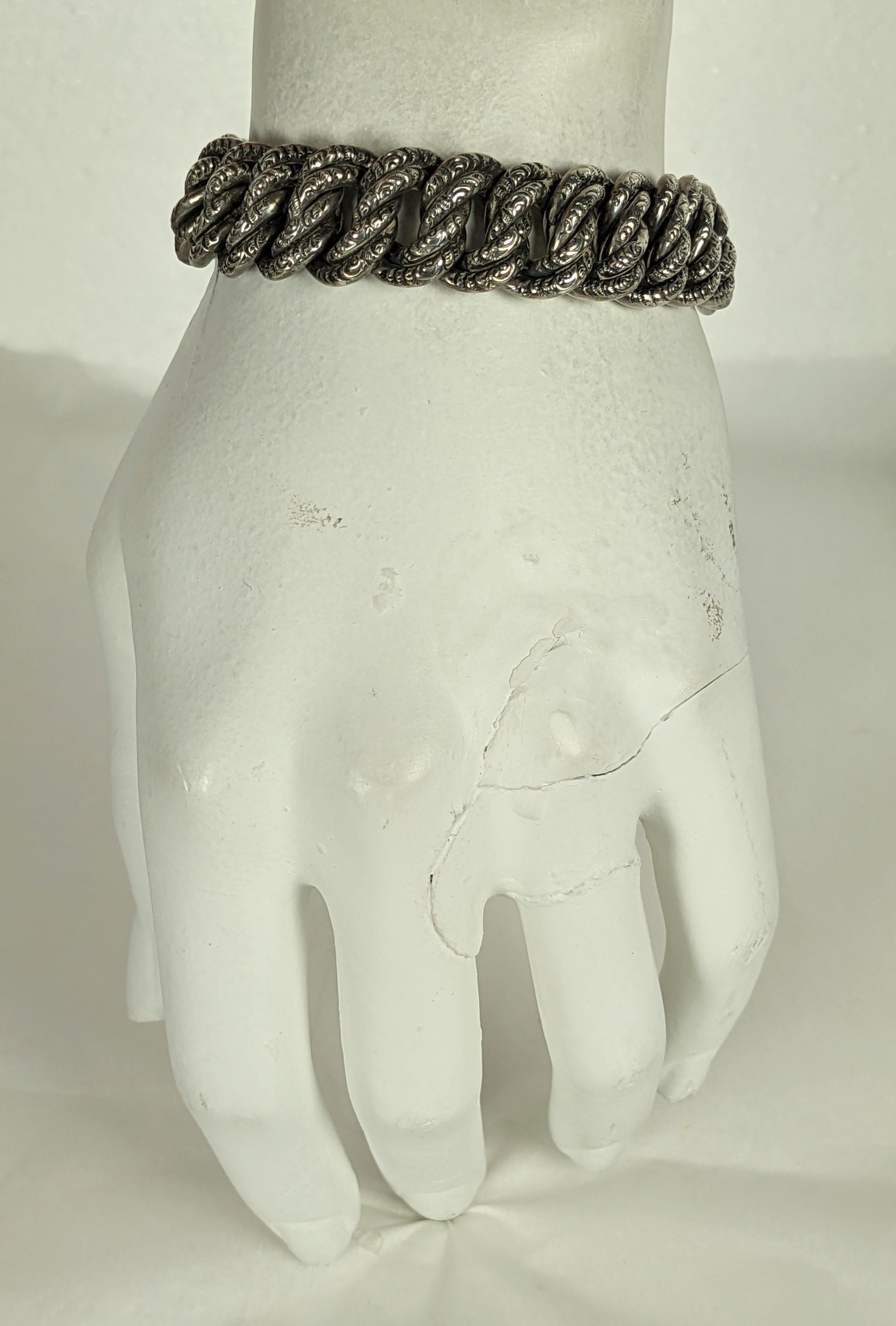 Bracelet Victorien en argent ciselé A Link en vente 3