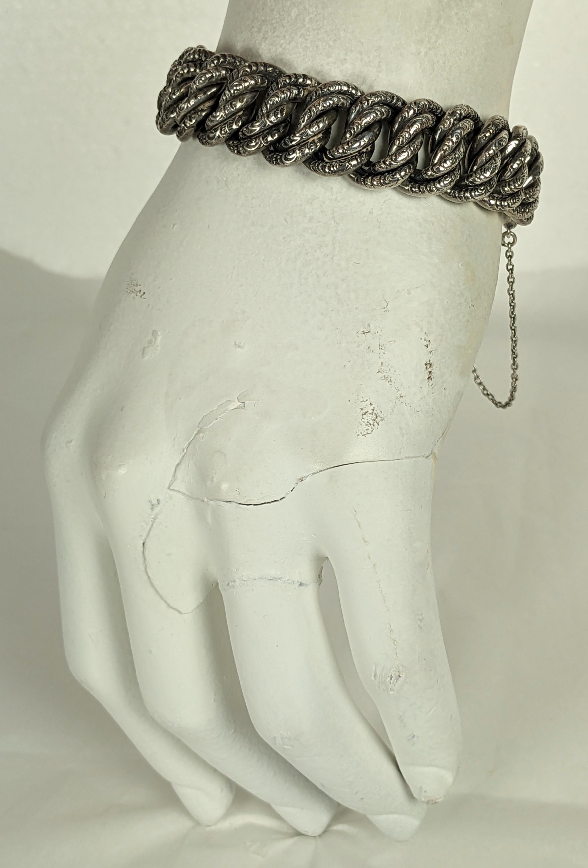 Bracelet Victorien en argent ciselé A Link en vente 4