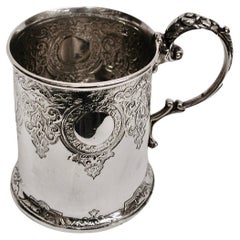 Tasse de baptême victorienne en argent à décor ciselé plat Henry Wilkinson de 1869