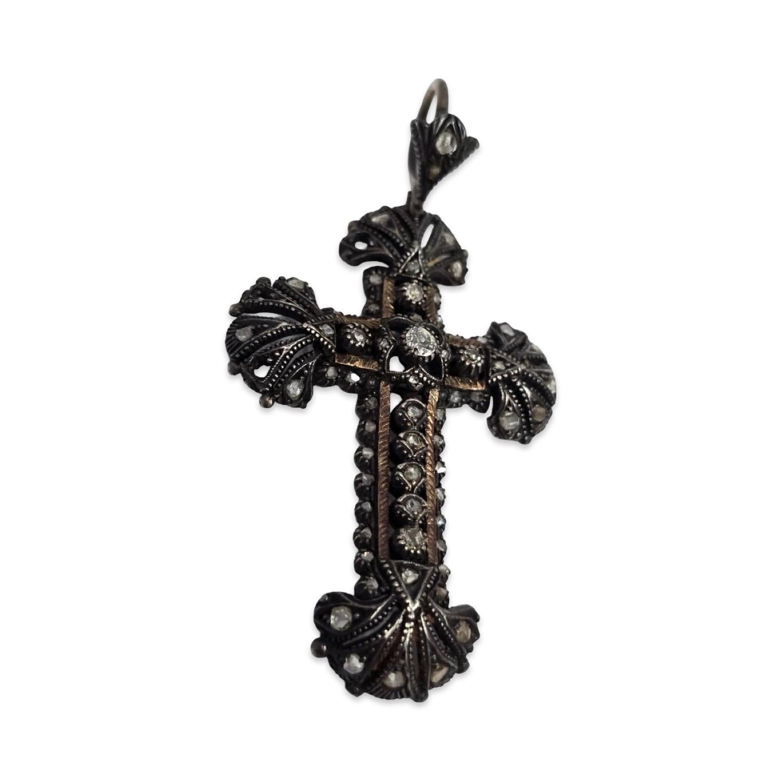Pendentif croix victorienne en argent avec diamants taille ancienne Unisexe en vente