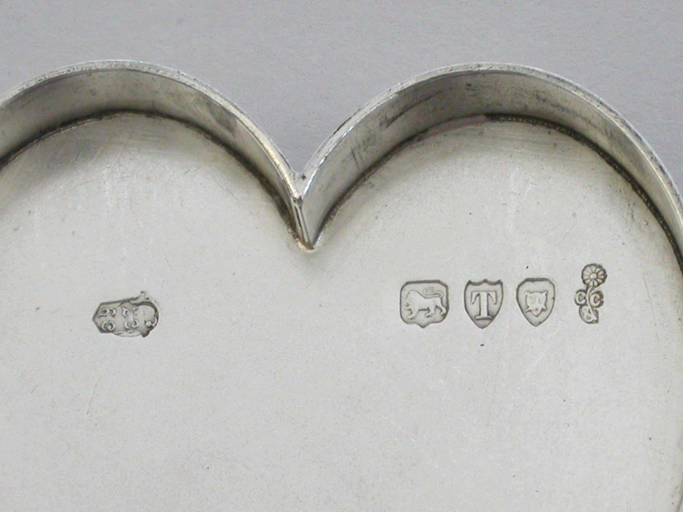 Victorian Silver & Enamel Heart Shaped Pill Box, by Child & Child, London, 1894 For Sale 6