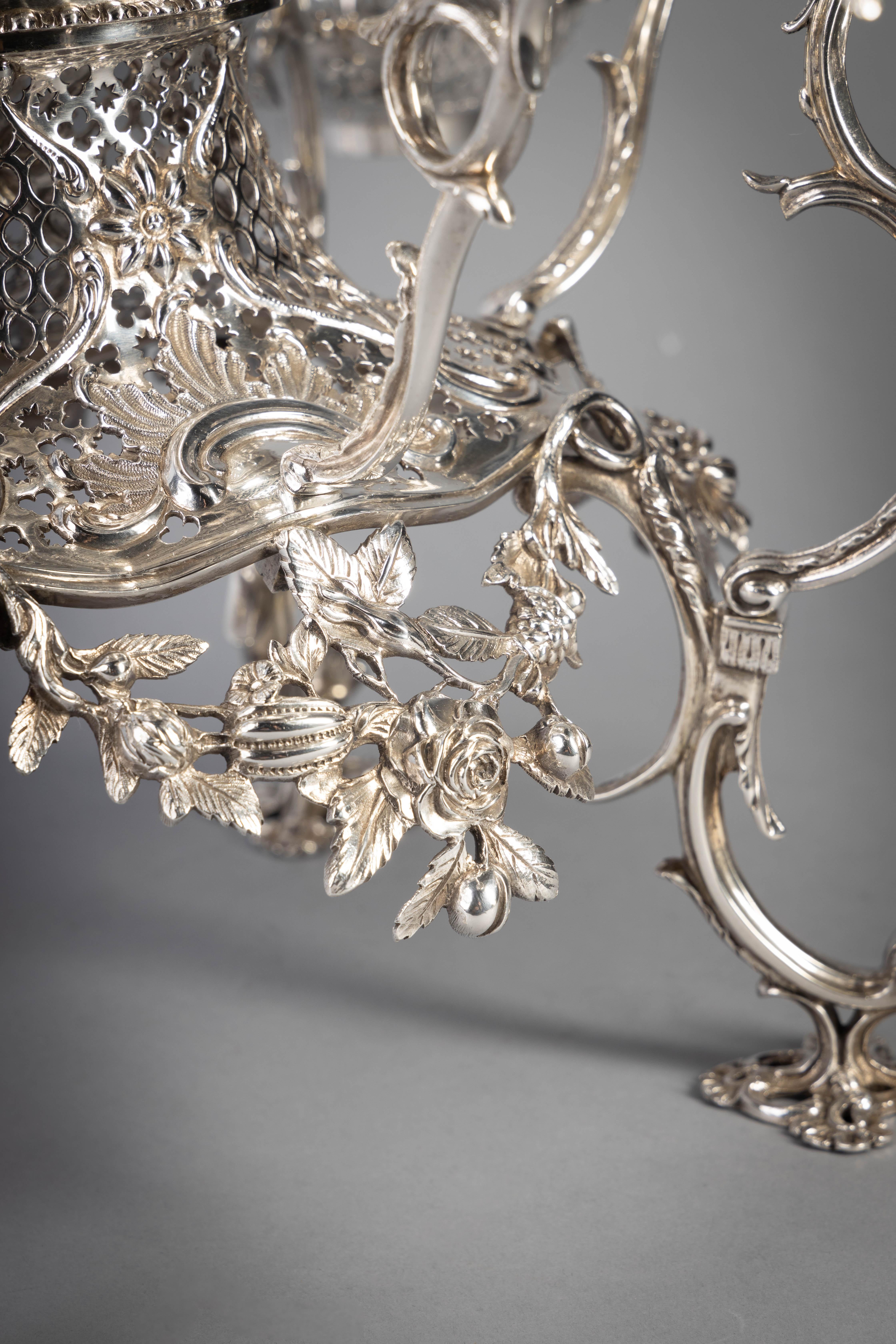 Epergne d'argento vittoriano In condizioni ottime in vendita a New York, NY