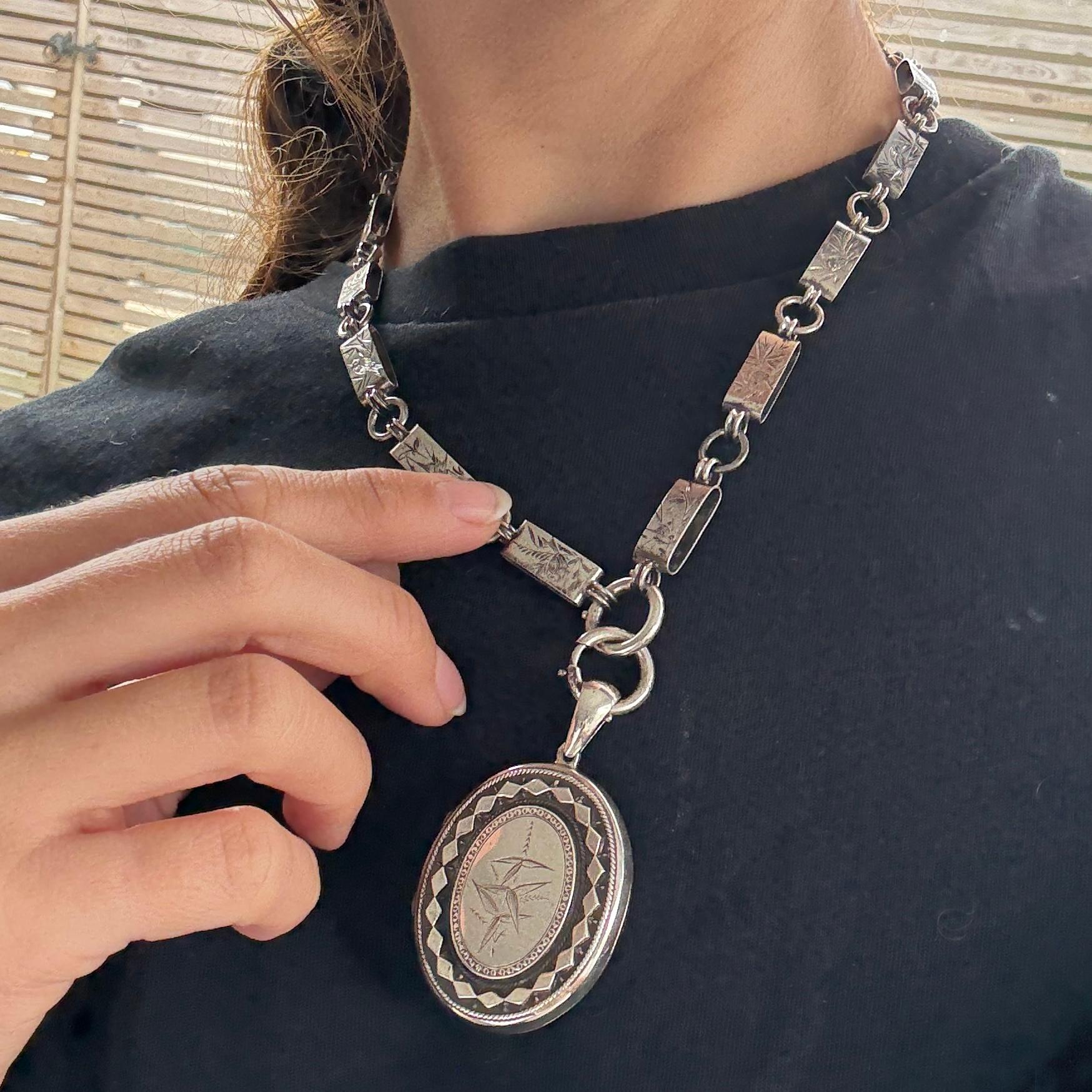 Victorian Silver Fancy Collar Necklace and Locket In Good Condition For Sale In Chipping Campden, GB