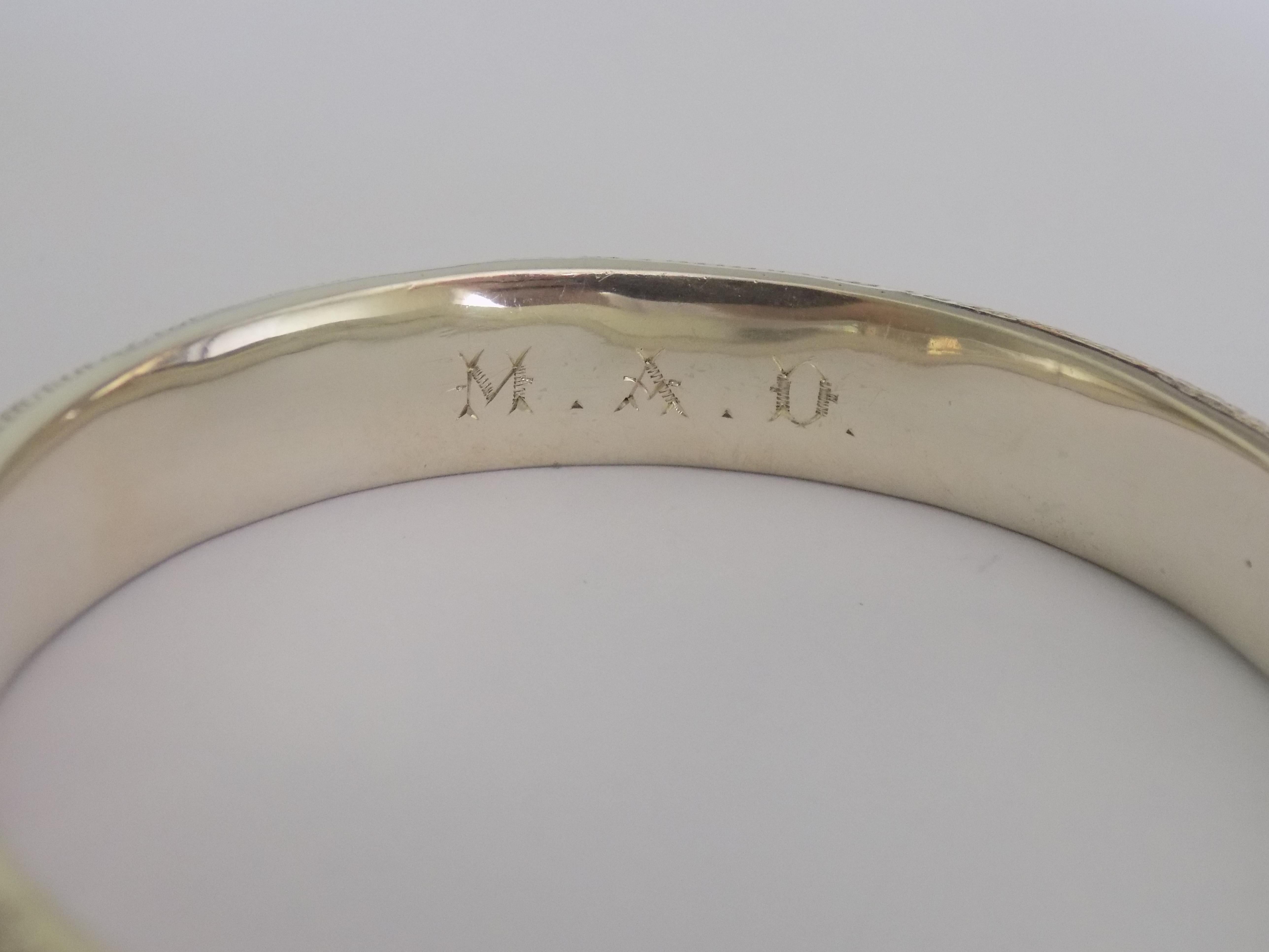 Victorian Silver Floral Repousse Child Bangle In Good Condition For Sale In Boston, Lincolnshire