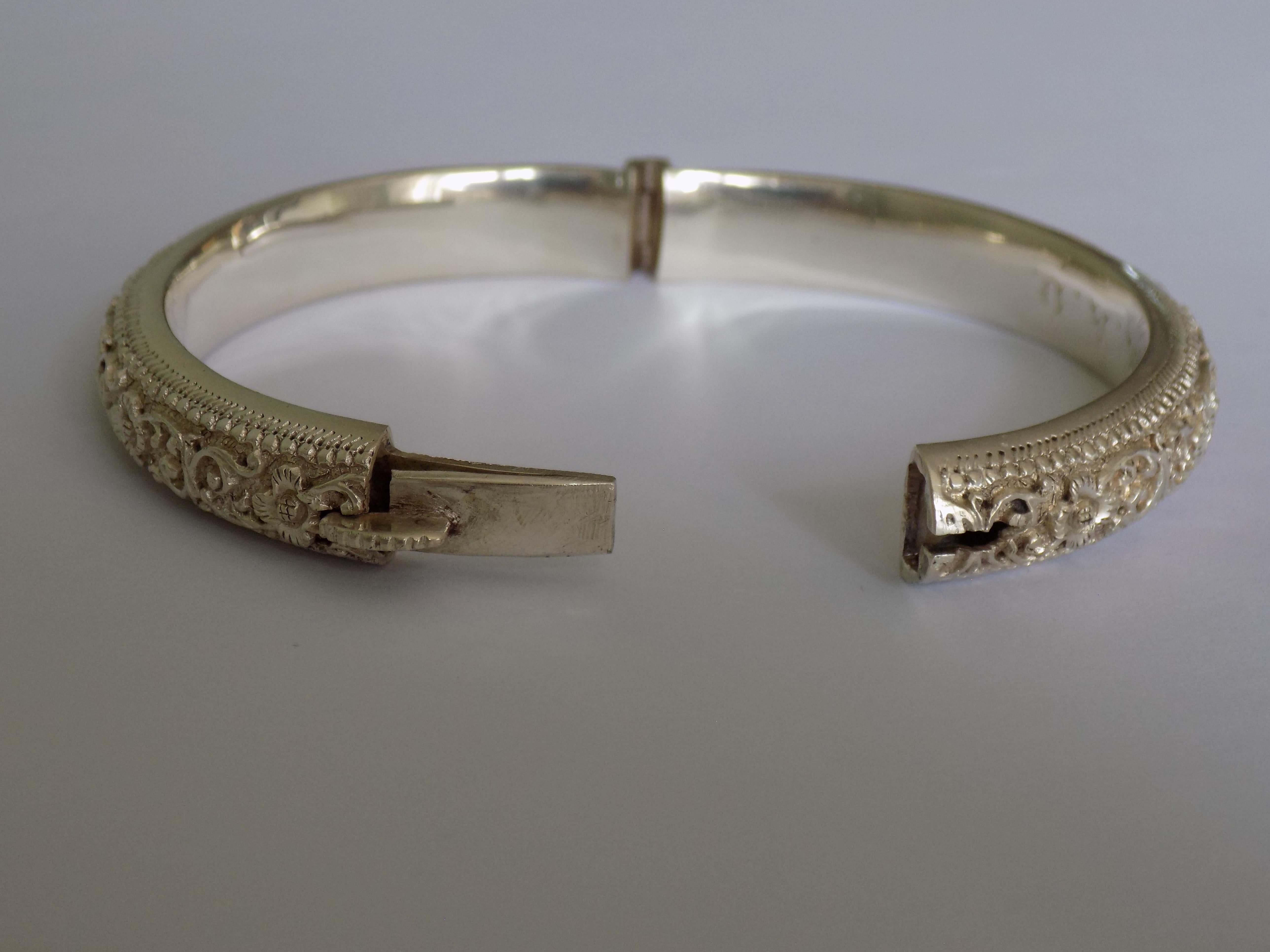 Women's or Men's Victorian Silver Floral Repousse Child Bangle For Sale