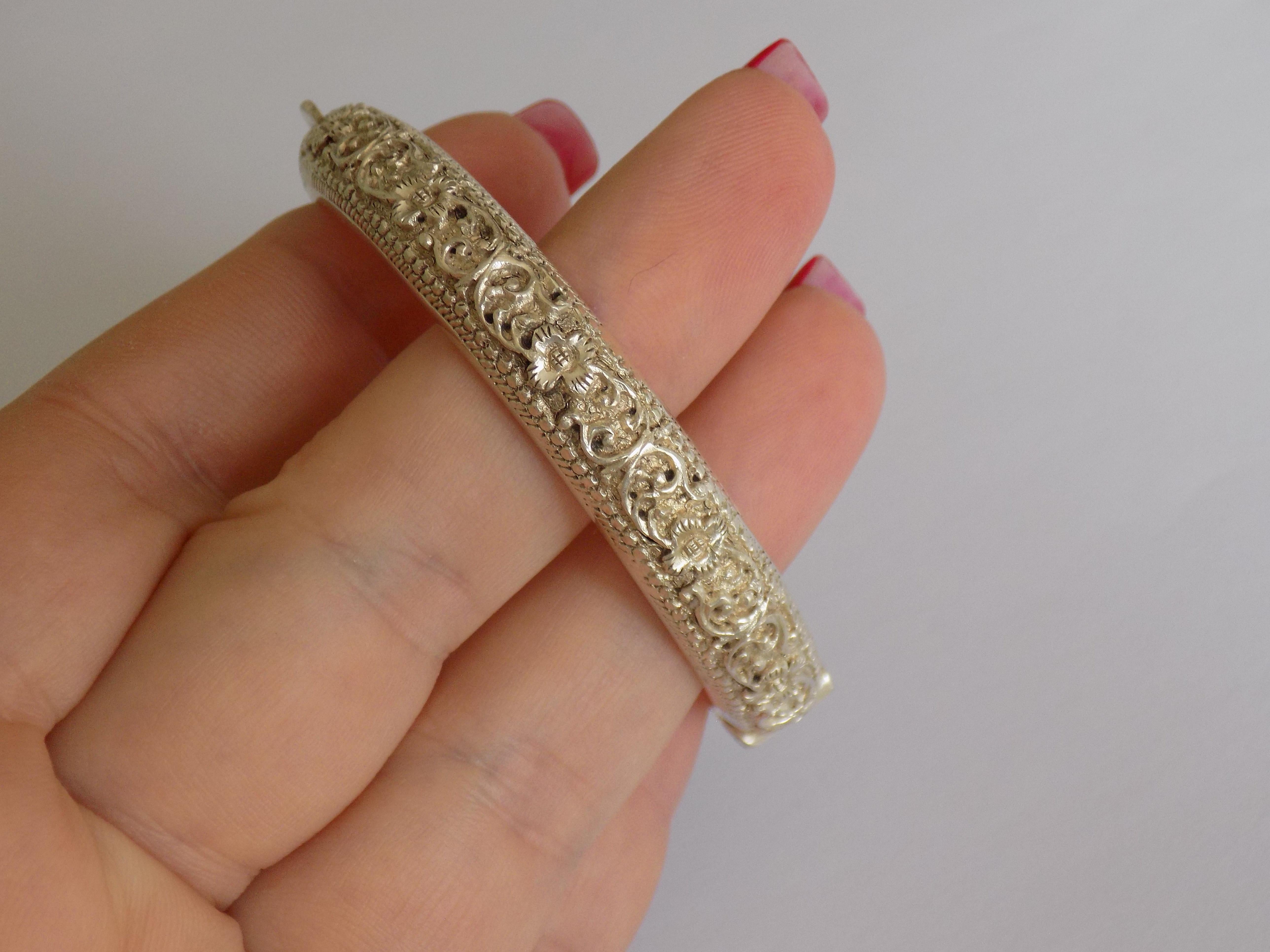 Victorian Silver Floral Repousse Child Bangle For Sale 2