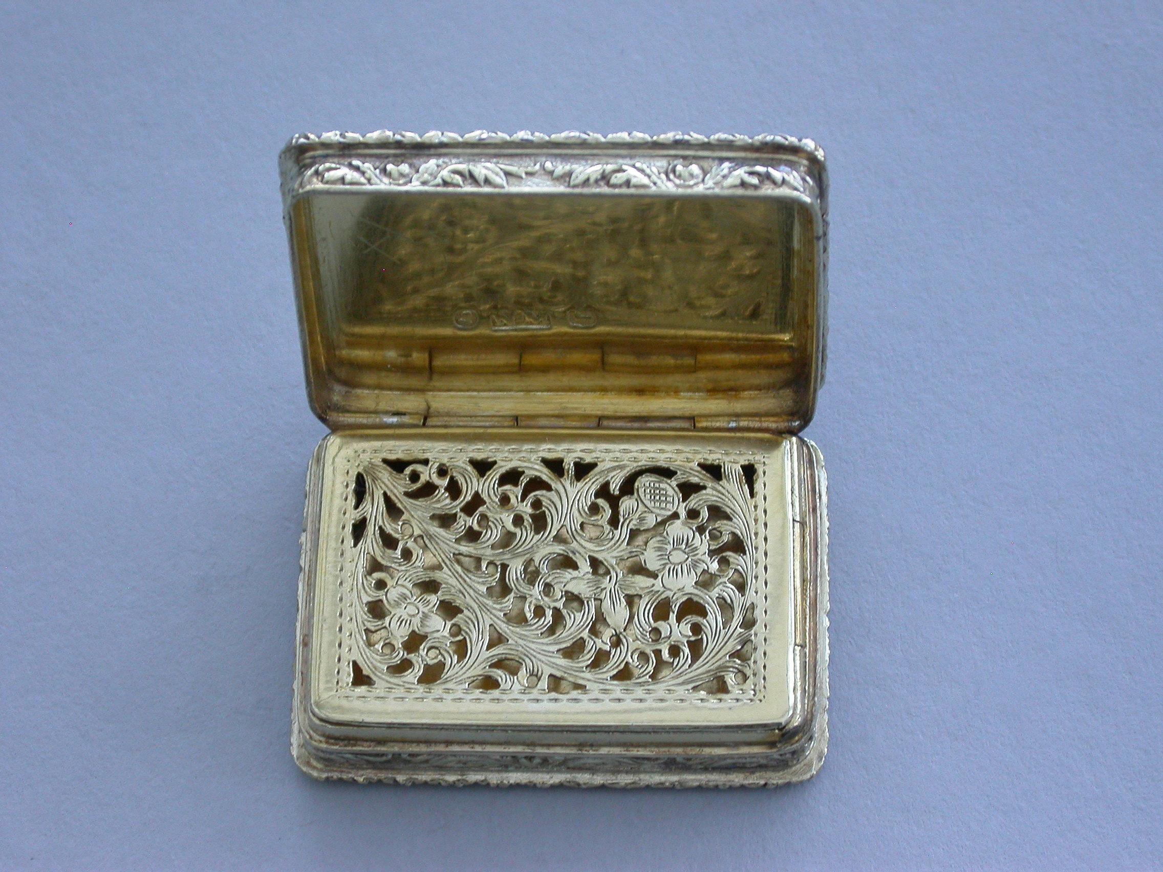 Victorian Silver Gilt Castle Top Vinaigrette Abbotsford House by N Mills, 1838 For Sale 1