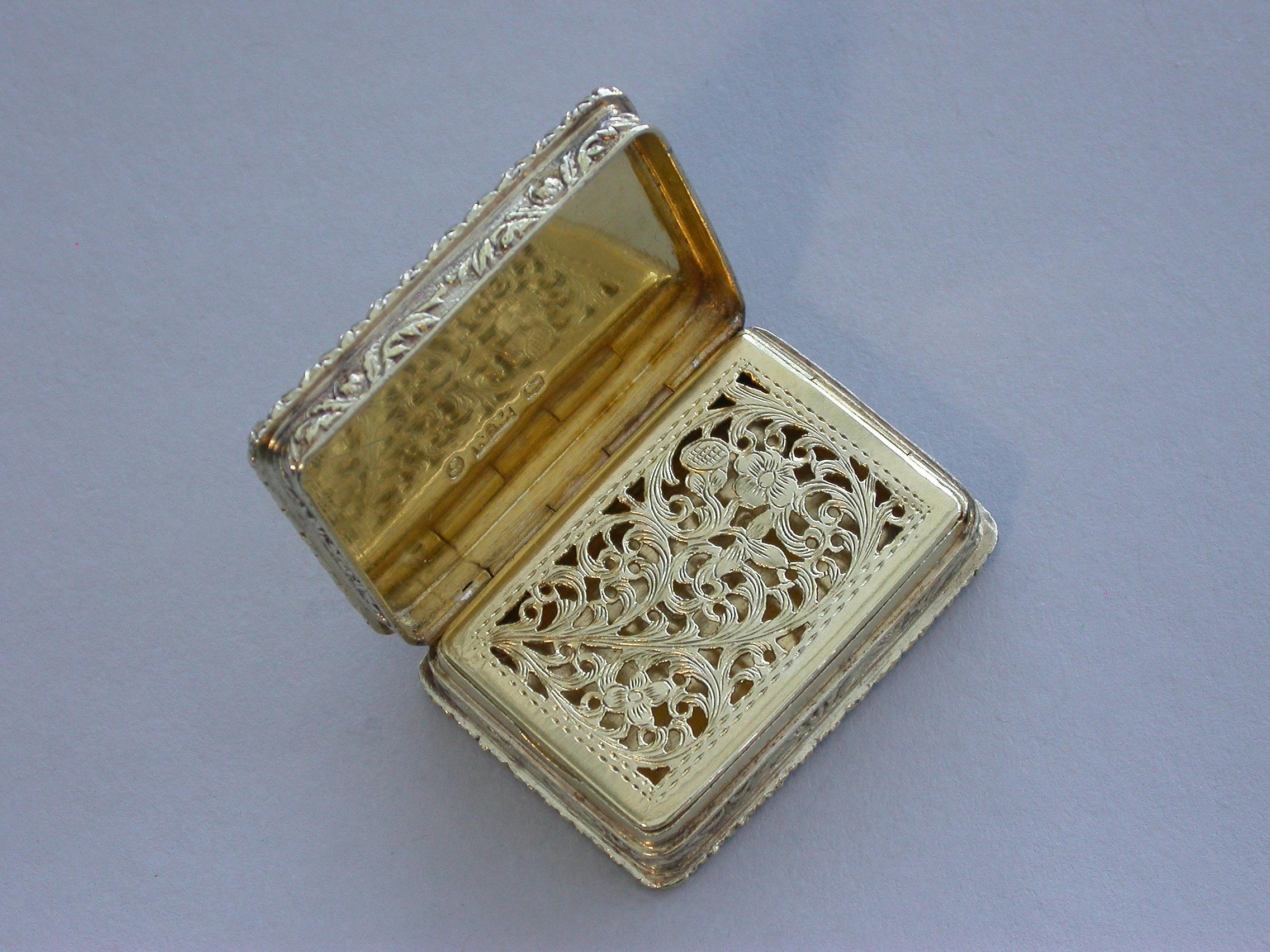 Victorian Silver Gilt Castle Top Vinaigrette Abbotsford House by N Mills, 1838 For Sale 2