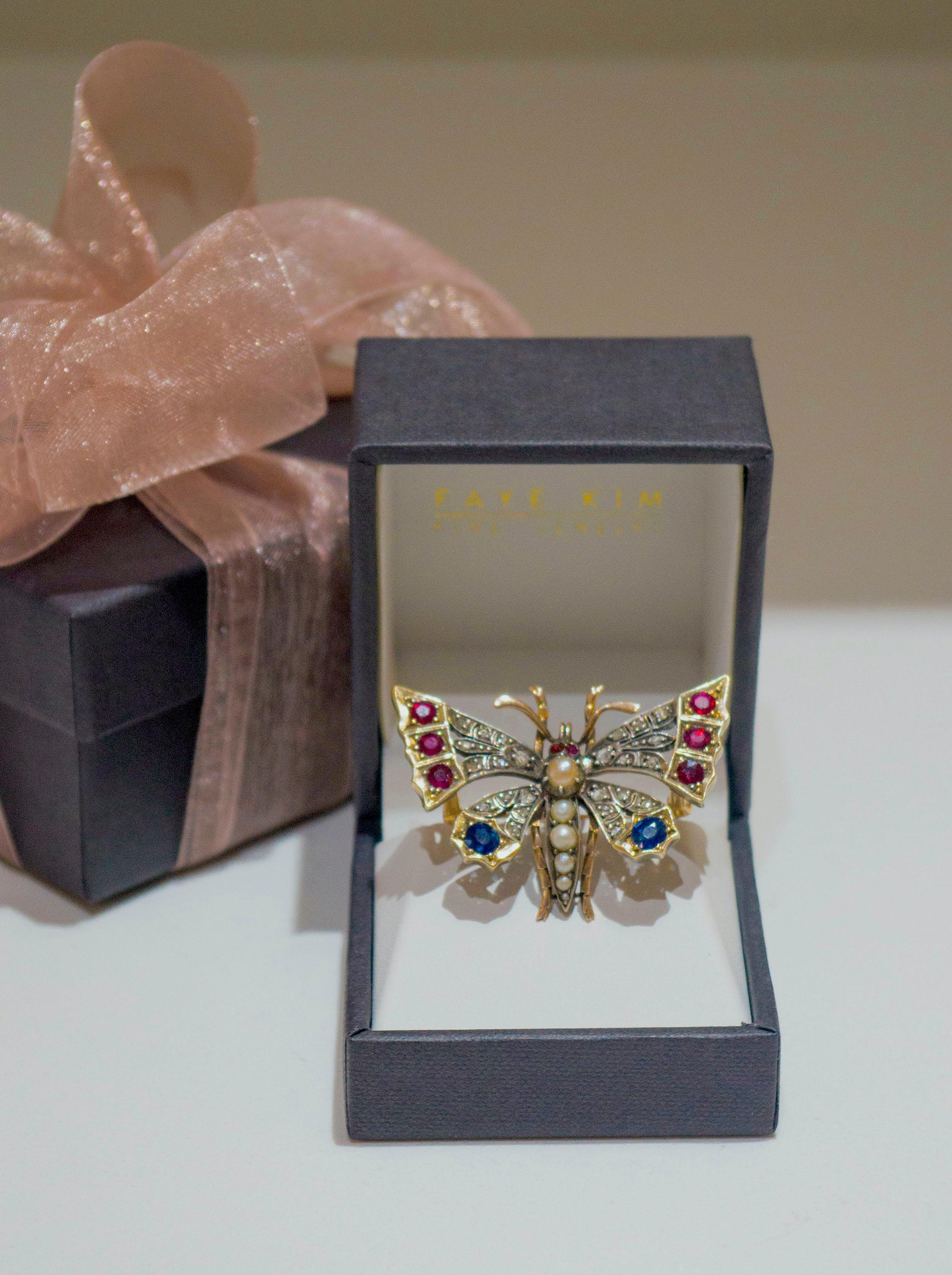 Schmetterlingsbrosche aus viktorianischem Silber mit Diamanten, Saphiren, Rubinen und Perlen im Zustand „Hervorragend“ im Angebot in Westport, CT