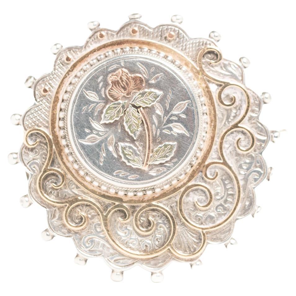 Brosche aus viktorianischem Silber und Gold mit Überzug und Rosenmotiv im Angebot