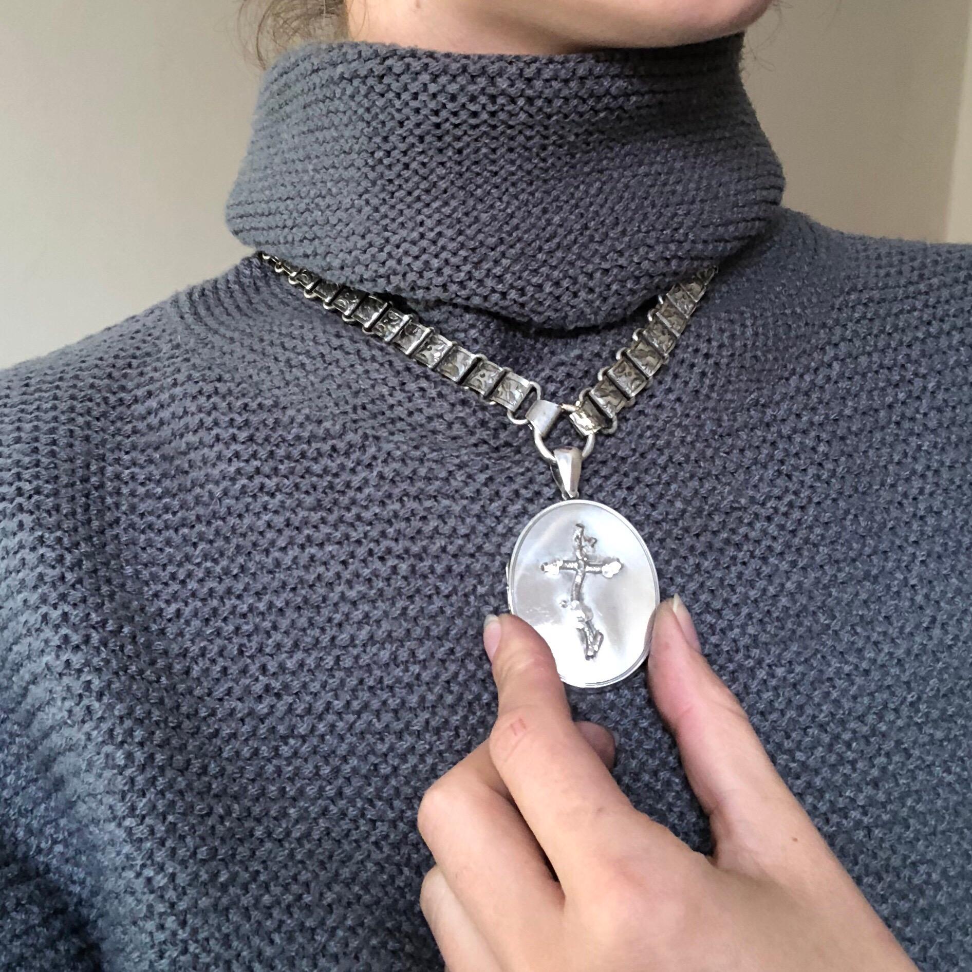 Women's Victorian Silver Locket and Collar Necklace