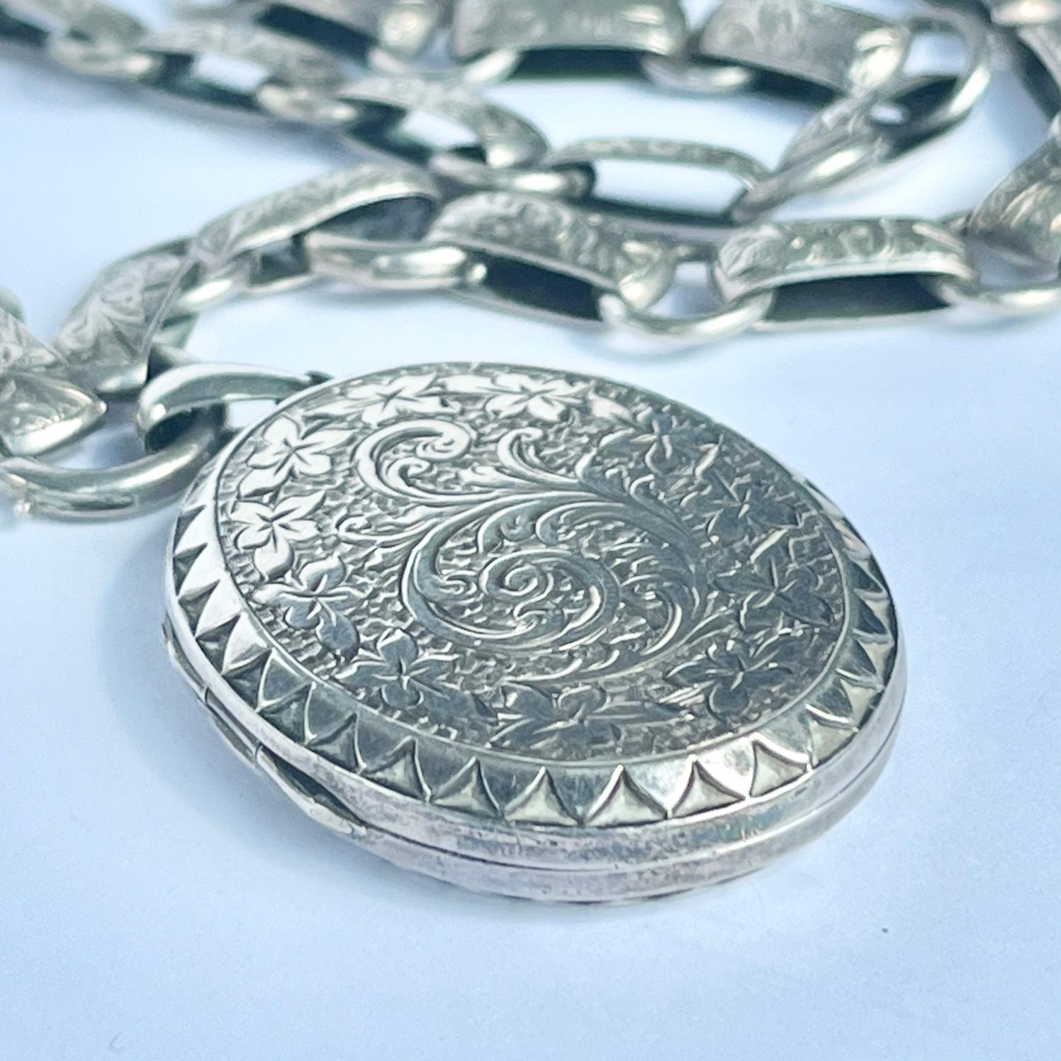 Victorian Silver Locket and Fancy Necklace In Good Condition In Chipping Campden, GB