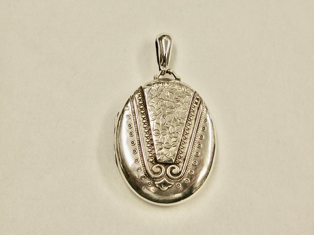 Victorian Silver Locket & Collar, Dated 1883, Birmingham 1