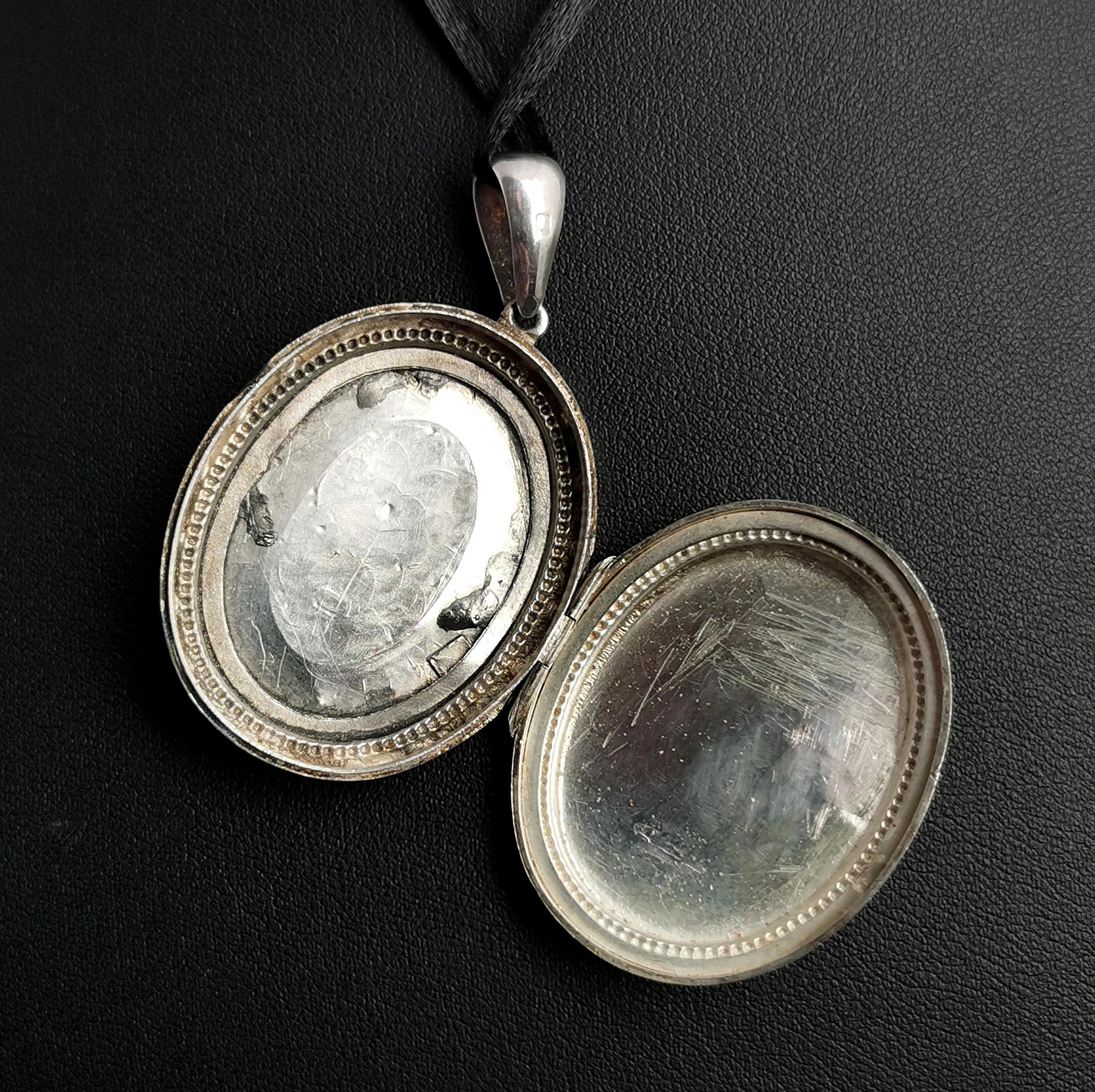 Victorian Silver Locket Pendant, Ivy and Floral Engraved 6