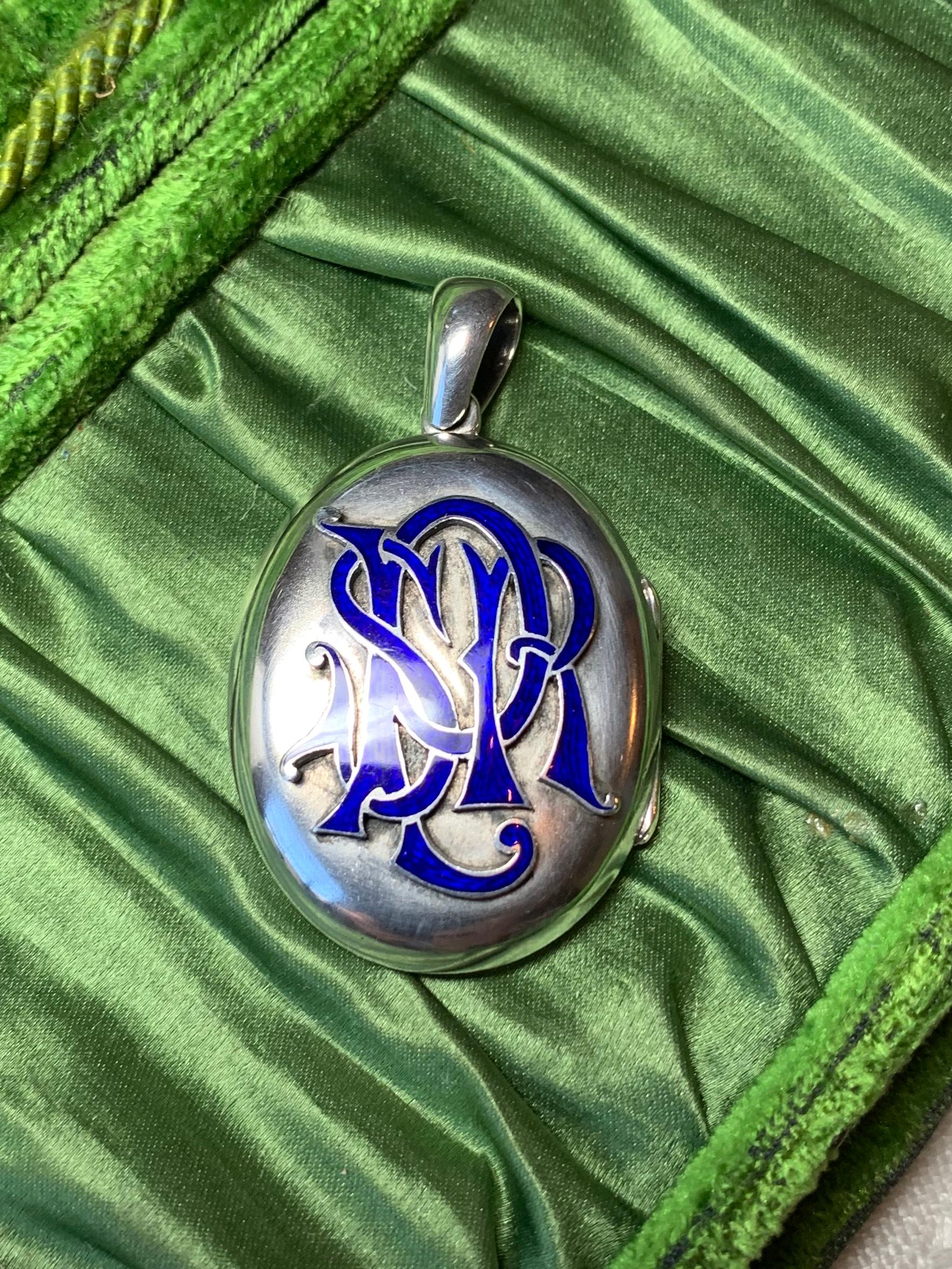 Victorian Silver Locket with Royal Blue Enamel Monogram In Good Condition For Sale In New York, NY