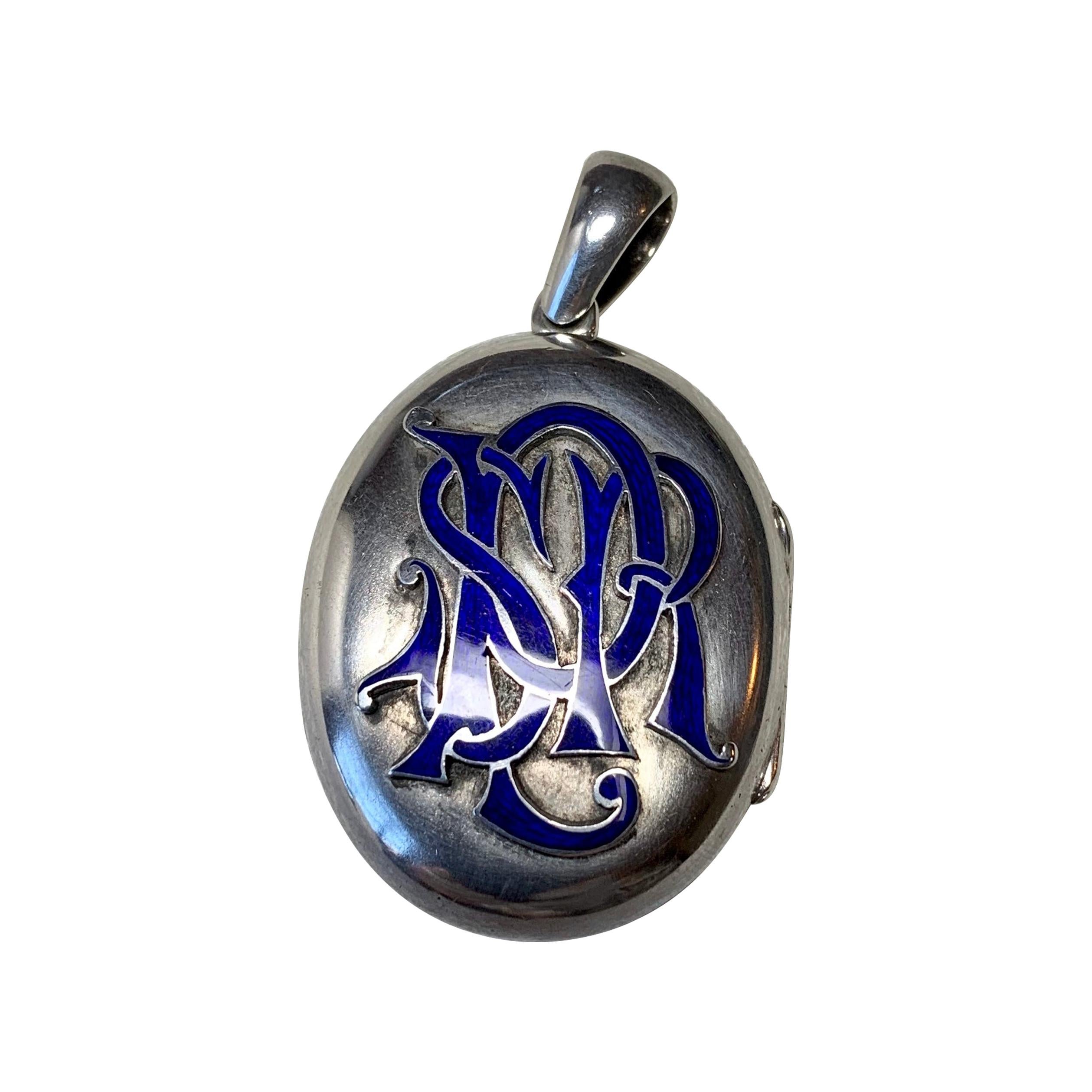 Medaglione vittoriano in argento con monogramma in smalto blu reale