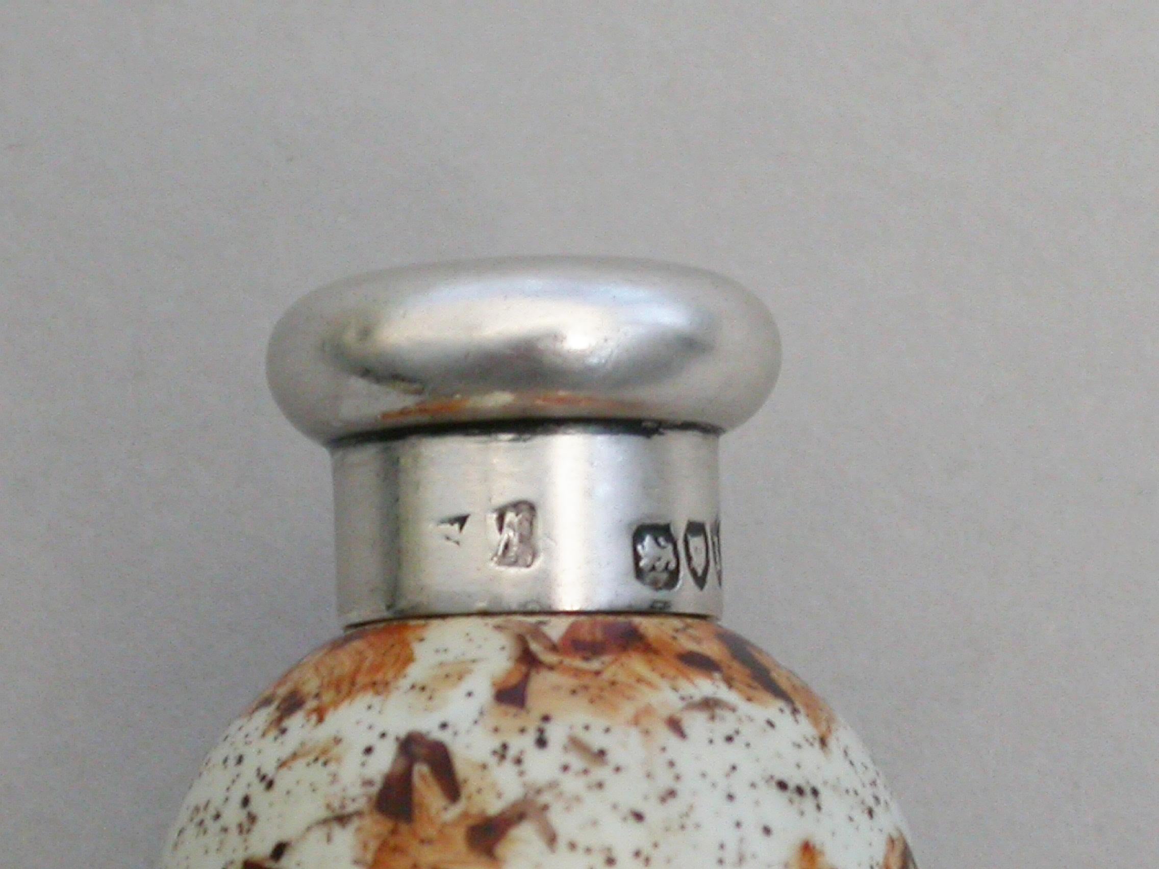 Victorian Silver & MacIntyre Ceramic Marsh Warblers Egg Scent Bottle, 1886 For Sale 1