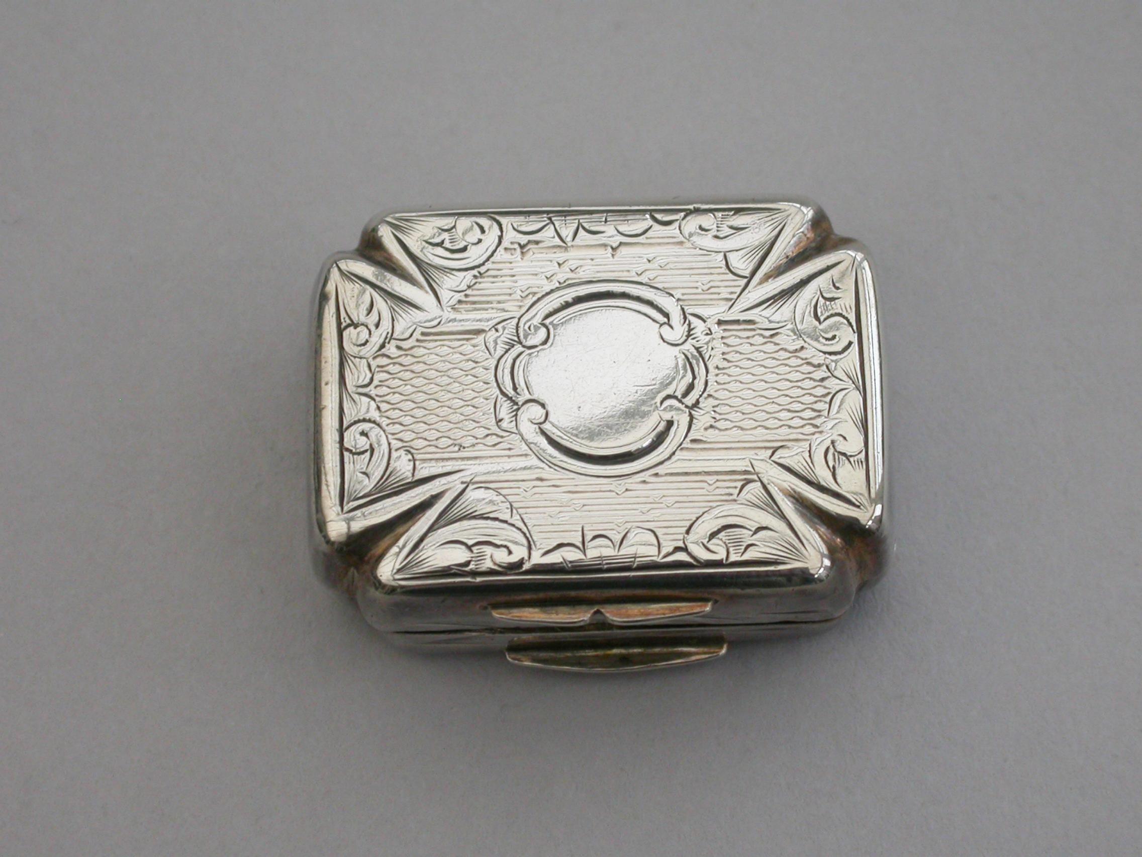 Victorian Silver 'Maltese Cross' Vinaigrette, Francis Clarke, Birmingham, 1848 In Good Condition In Sittingbourne, Kent