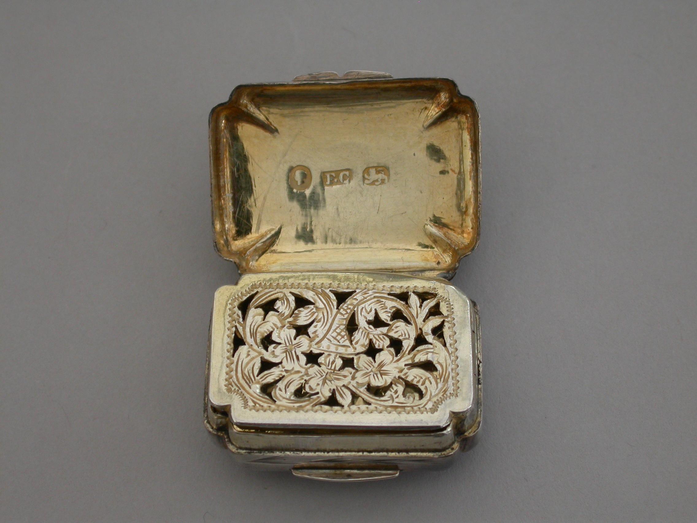 Victorian Silver 'Maltese Cross' Vinaigrette, Francis Clarke, Birmingham, 1848 4