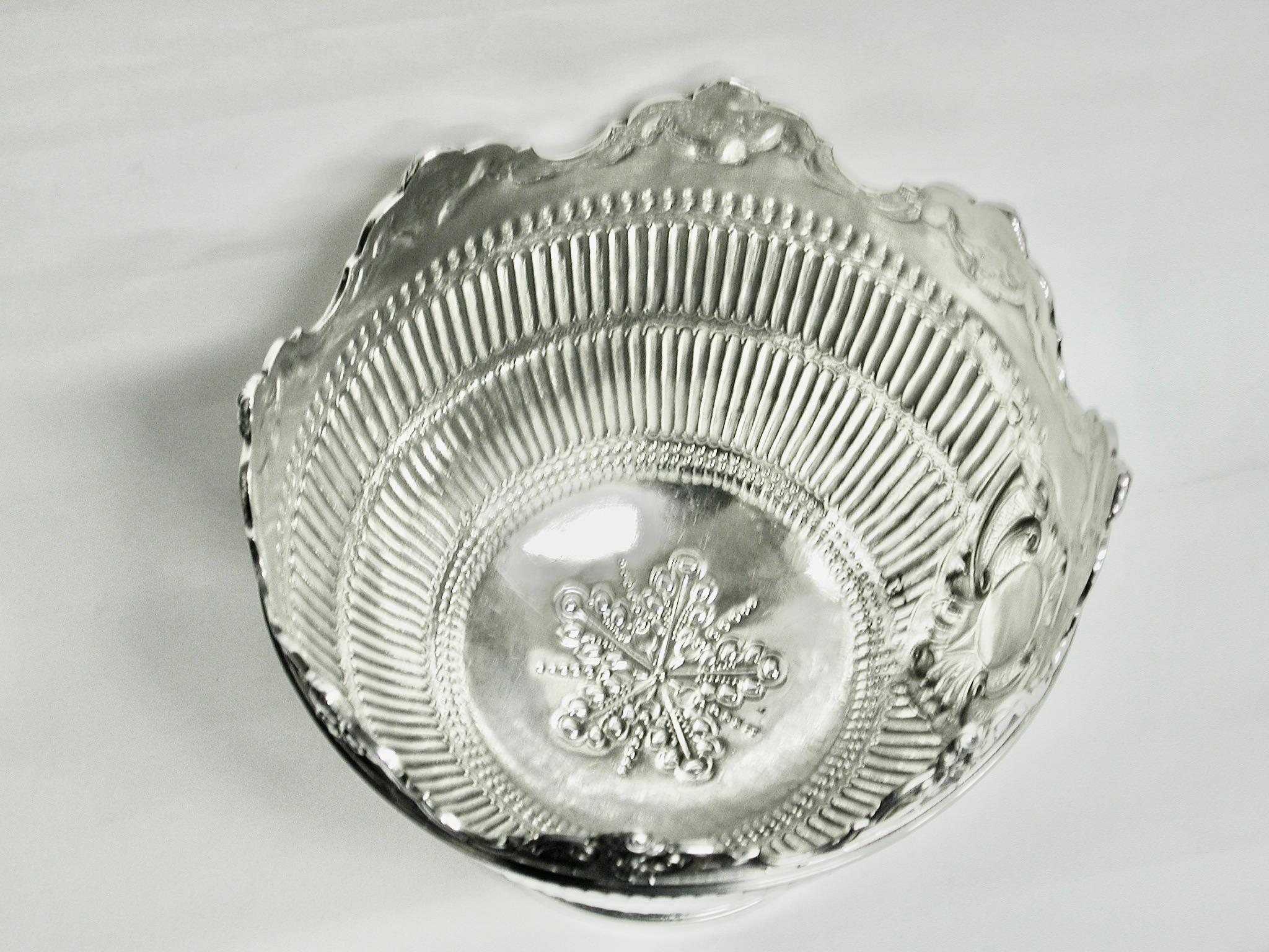 Victorian Silver Monteith, Assayed in London, Dated 1883, Charles Stuart Harris  For Sale 1