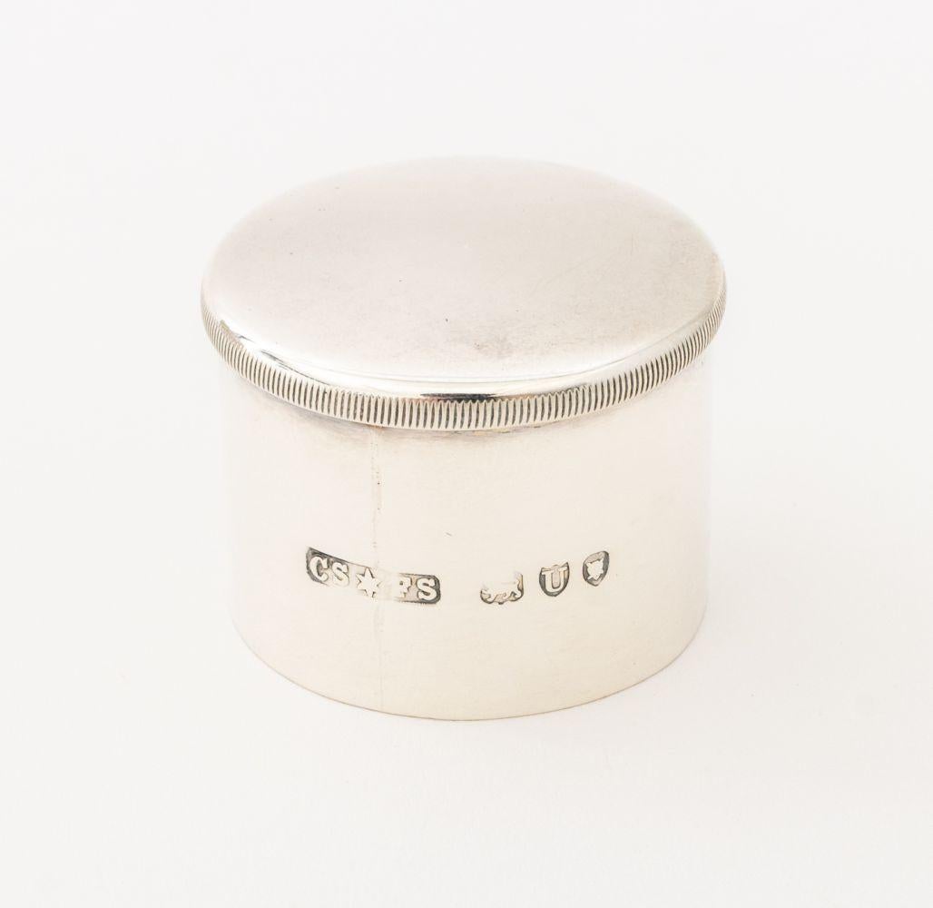 Argento Porta tè vittoriano in madreperla montato in argento in vendita