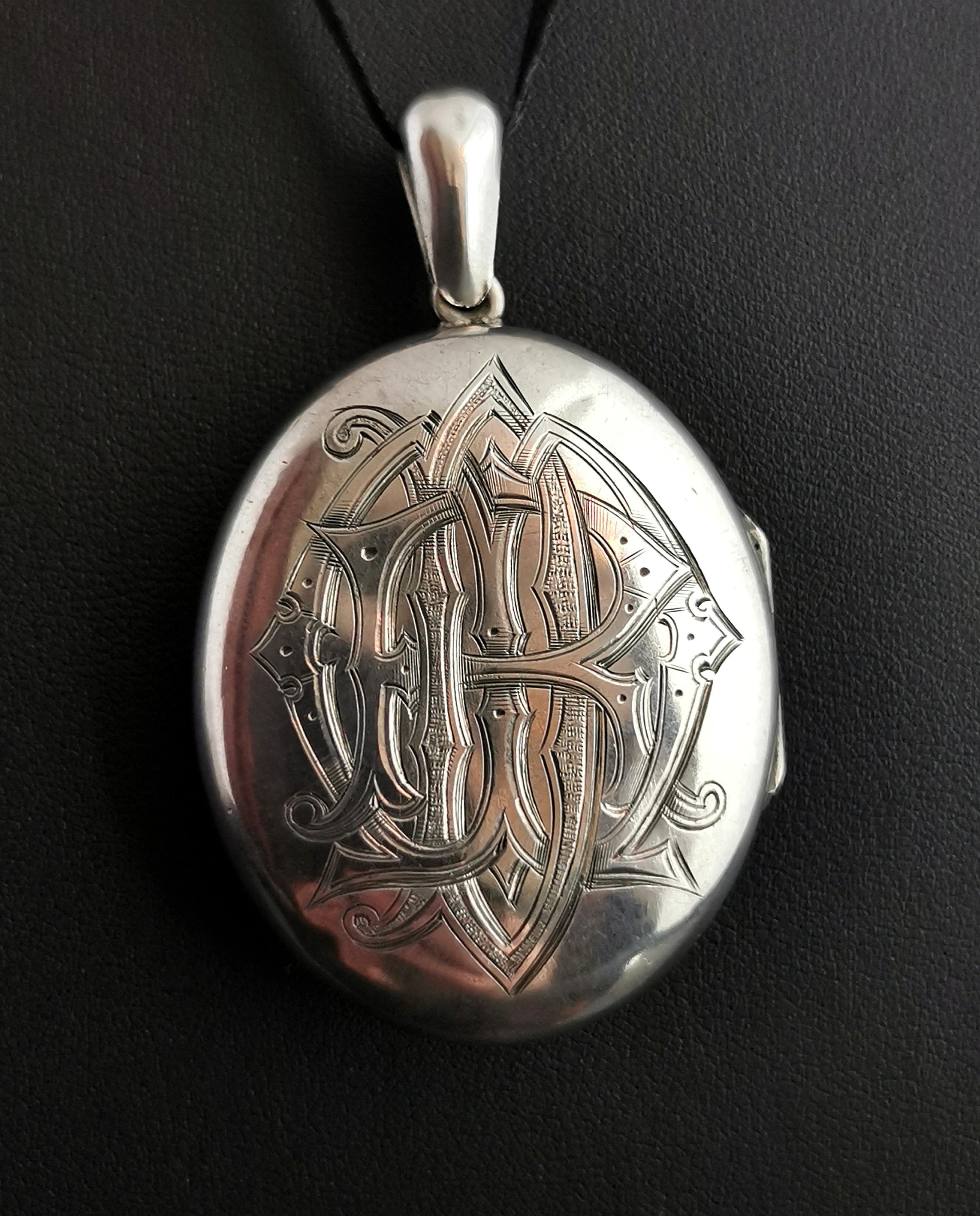 Viktorianische Silber-Trauer-Medaillon:: monogrammiert:: graviert Damen