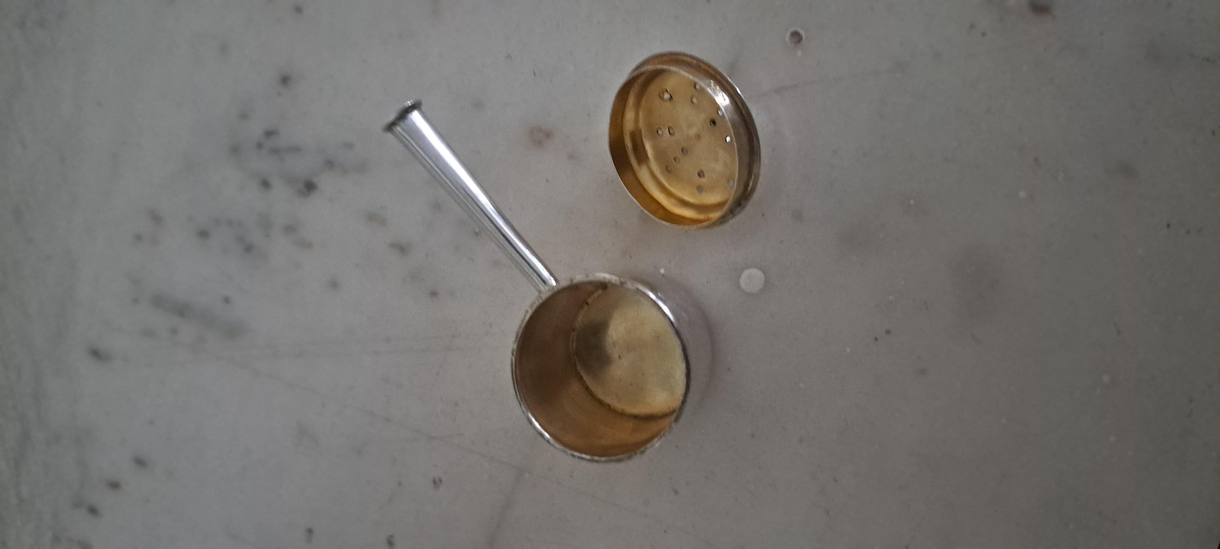 Inglese Peperoncino vittoriano in argento, modellato  come una pentola in vendita