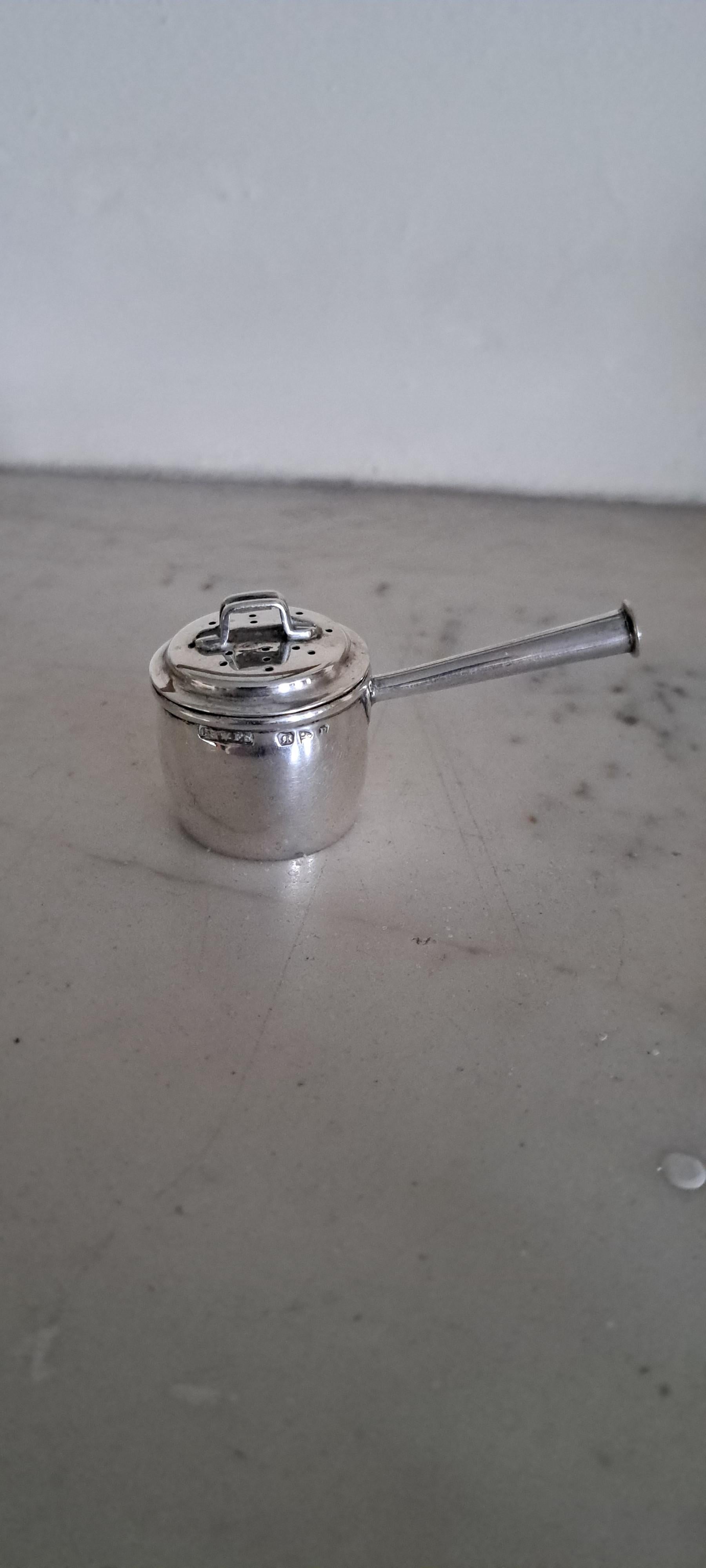 XIX secolo Peperoncino vittoriano in argento, modellato  come una pentola in vendita