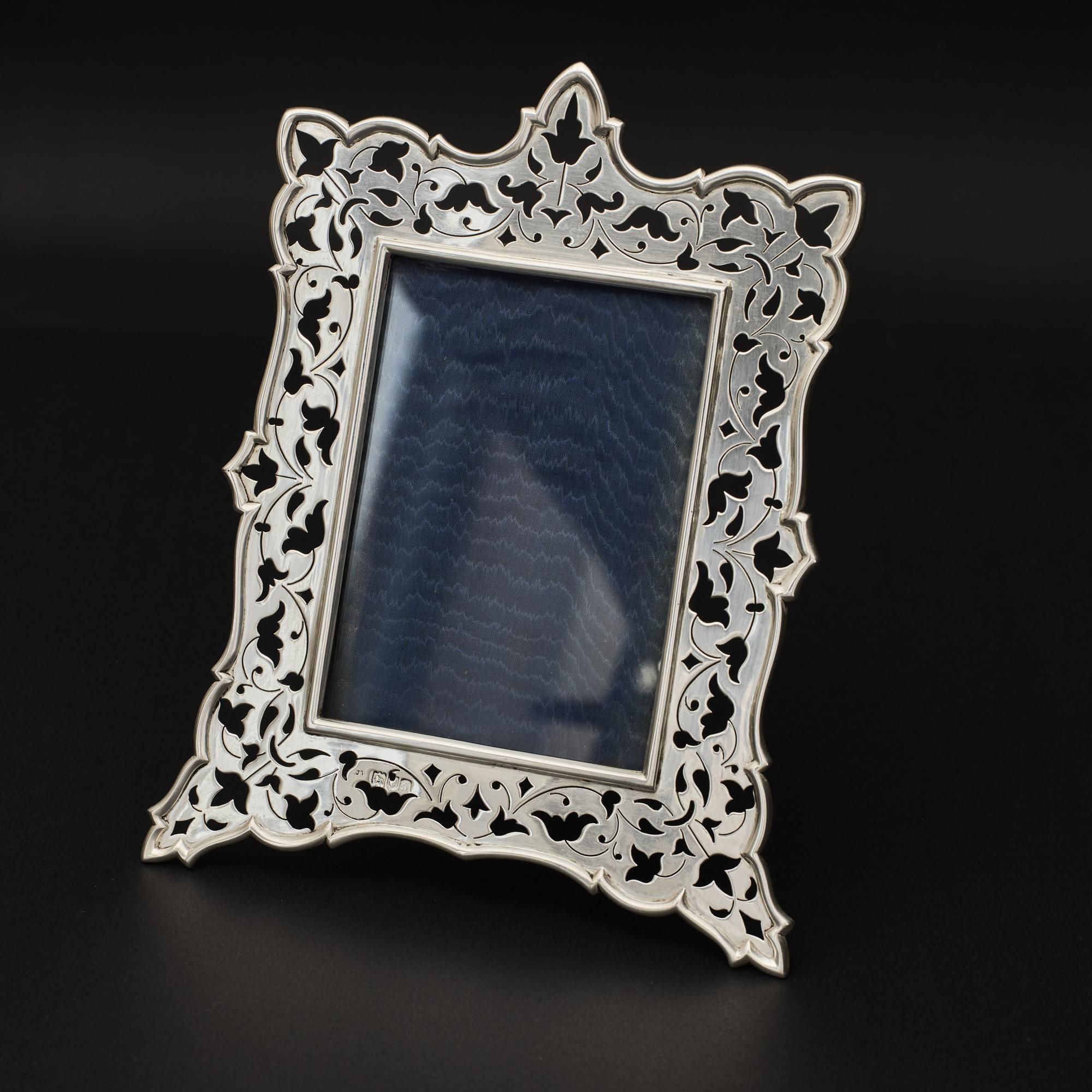 Marco de fotografía victoriano de plata Victoriano en venta