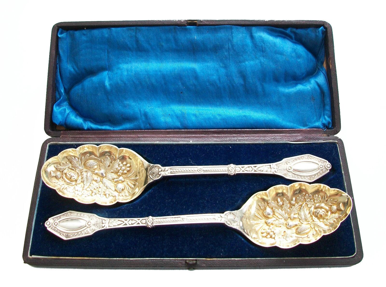 Victorian Silver Plate Berry Serving Spoons, Leather Case, U.K., 1878 For Sale 3