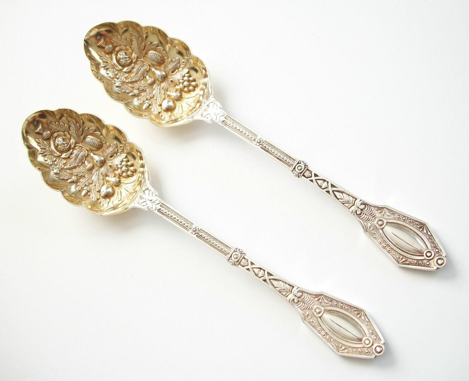 British Victorian Silver Plate Berry Serving Spoons, Leather Case, U.K., 1878 For Sale