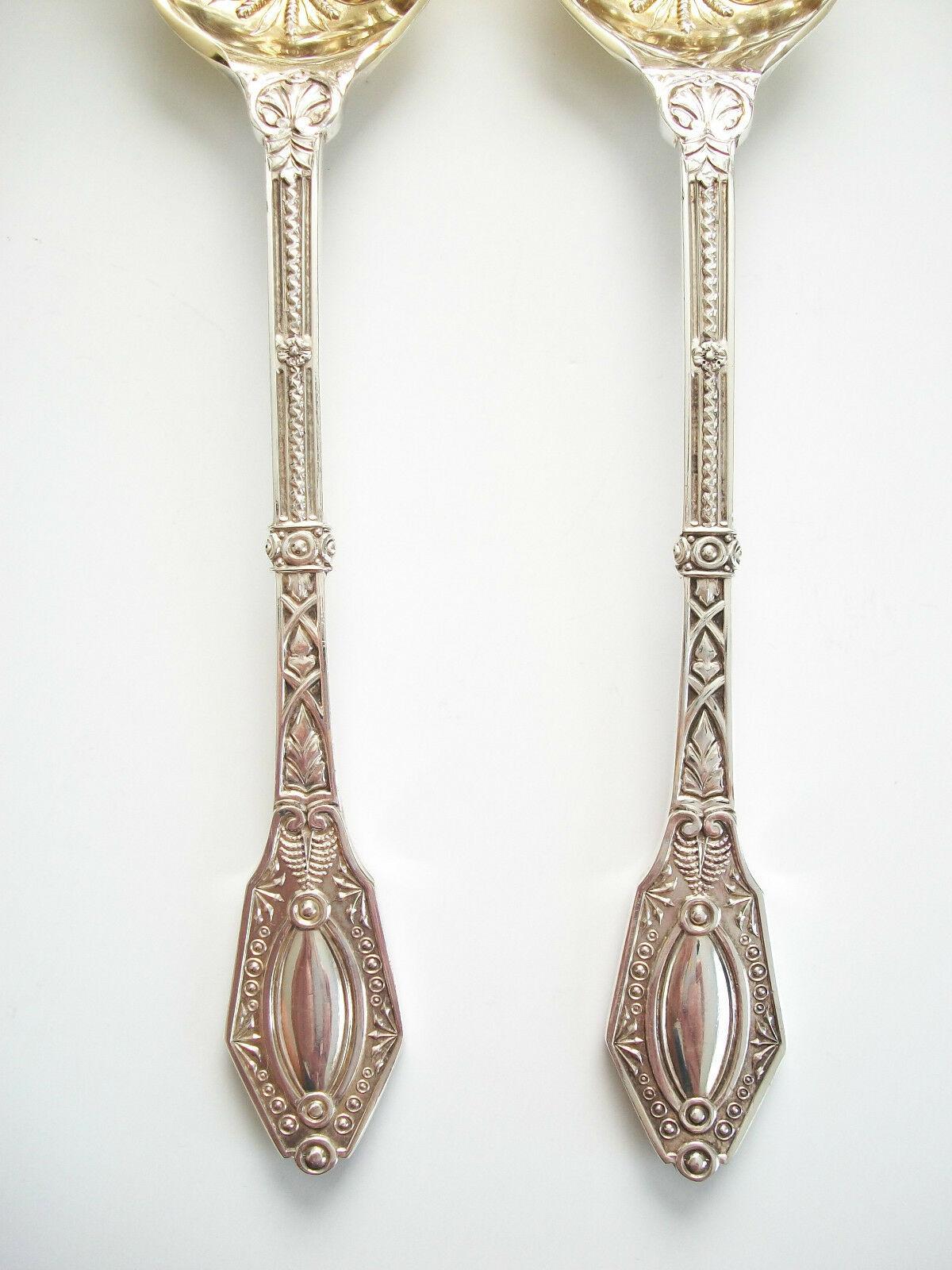 19th Century Victorian Silver Plate Berry Serving Spoons, Leather Case, U.K., 1878 For Sale