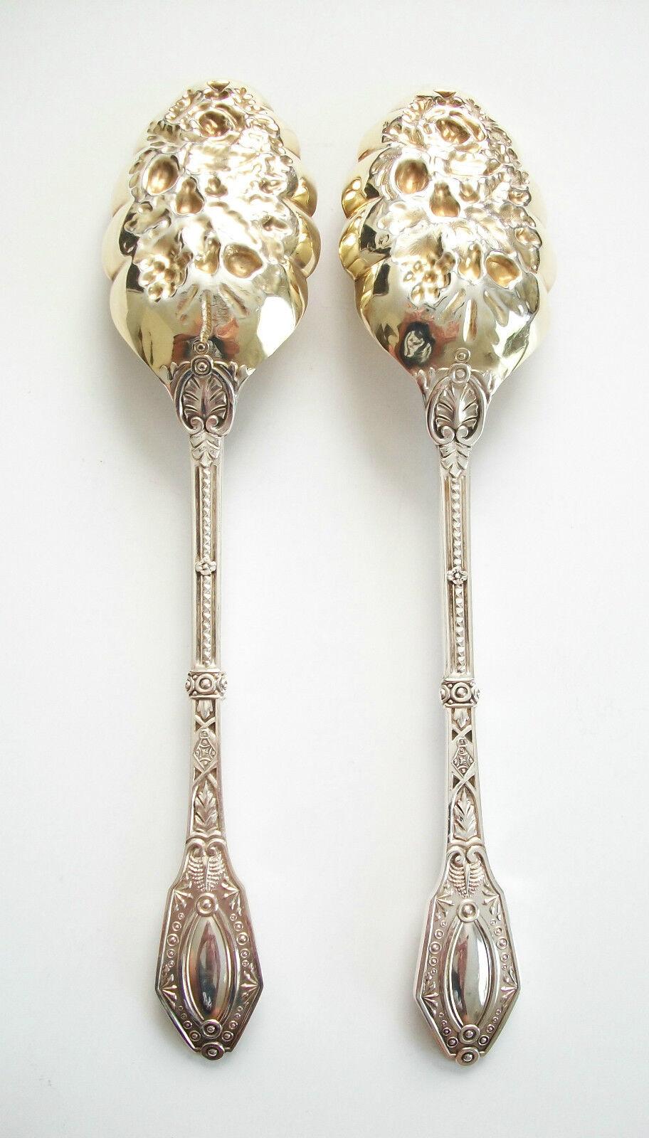 Victorian Silver Plate Berry Serving Spoons, Leather Case, U.K., 1878 For Sale 1