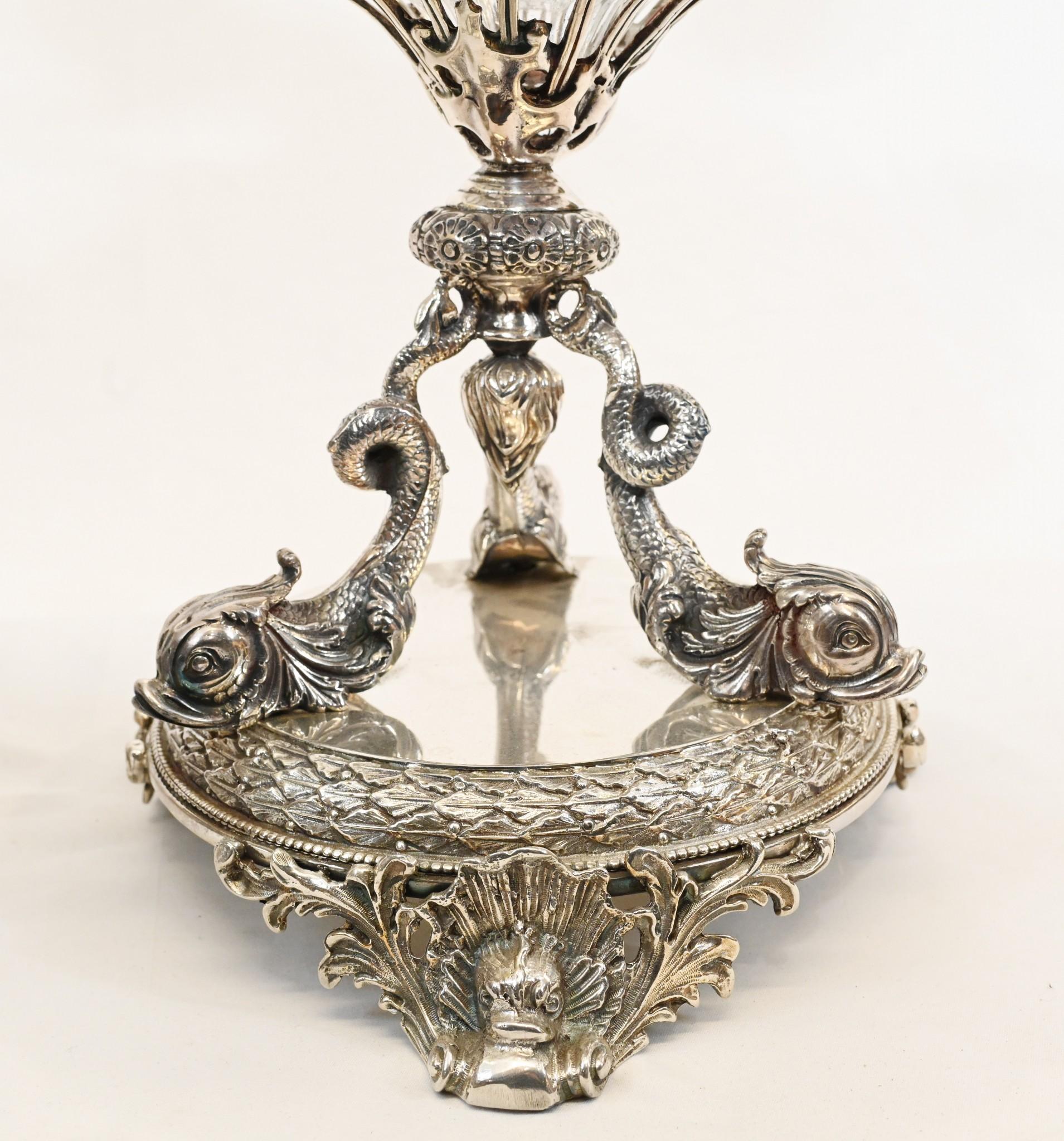 Stunning pair of Victorian style Elkington silver plate dishes
Each serpent stand holds aloft the cut glass bowl
Lovely finish to the silver plate, so bright and shiny
Serpents are especially detailed with hand chased designs
Also worthy of note