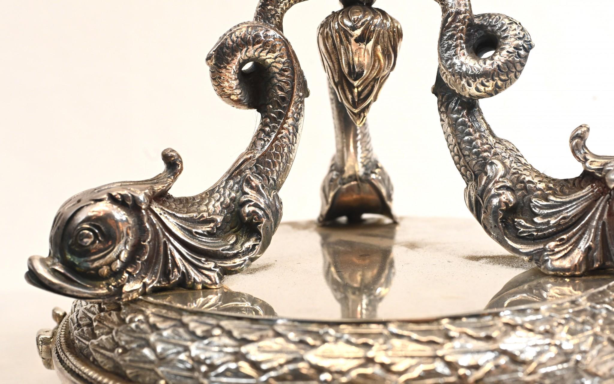Victorian Silver Plate Bowls, Pair Elkington Sweet Dishes Epergene Tureens In Good Condition For Sale In Potters Bar, GB