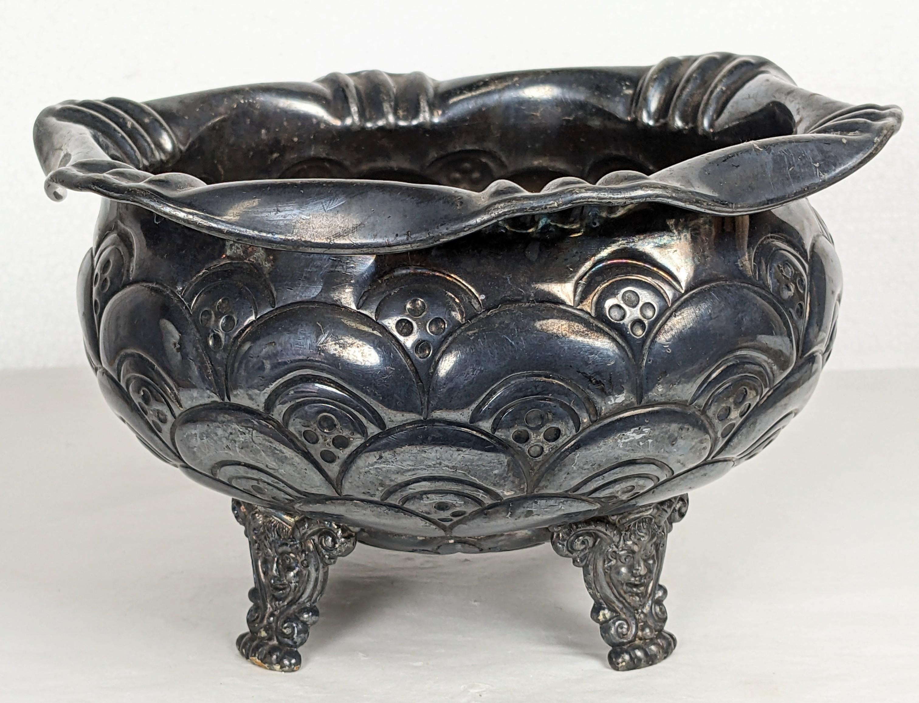 Tardo vittoriano Cachepot figurato vittoriano in silver plate, Meriden in vendita