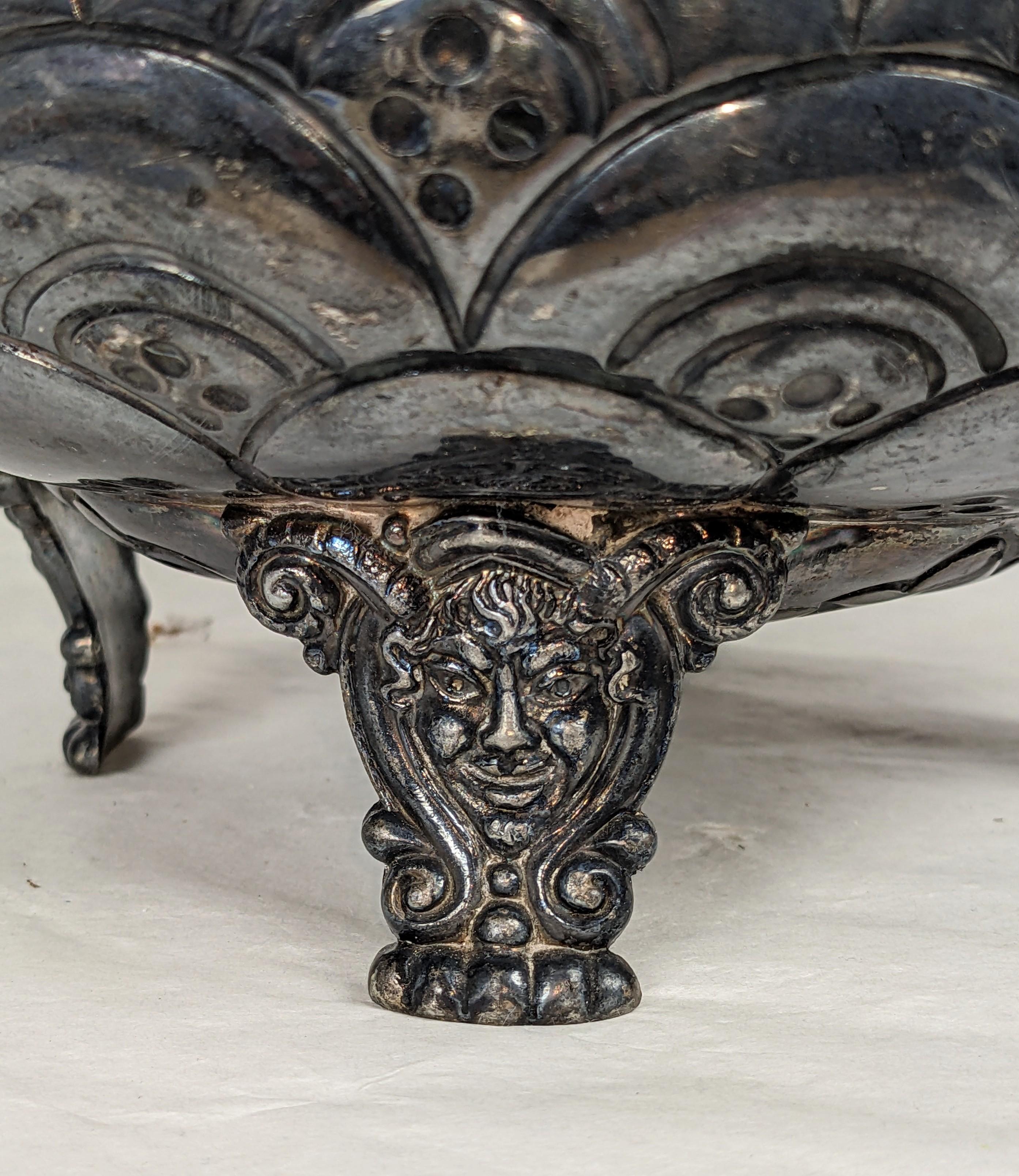 Fine XIX secolo Cachepot figurato vittoriano in silver plate, Meriden in vendita