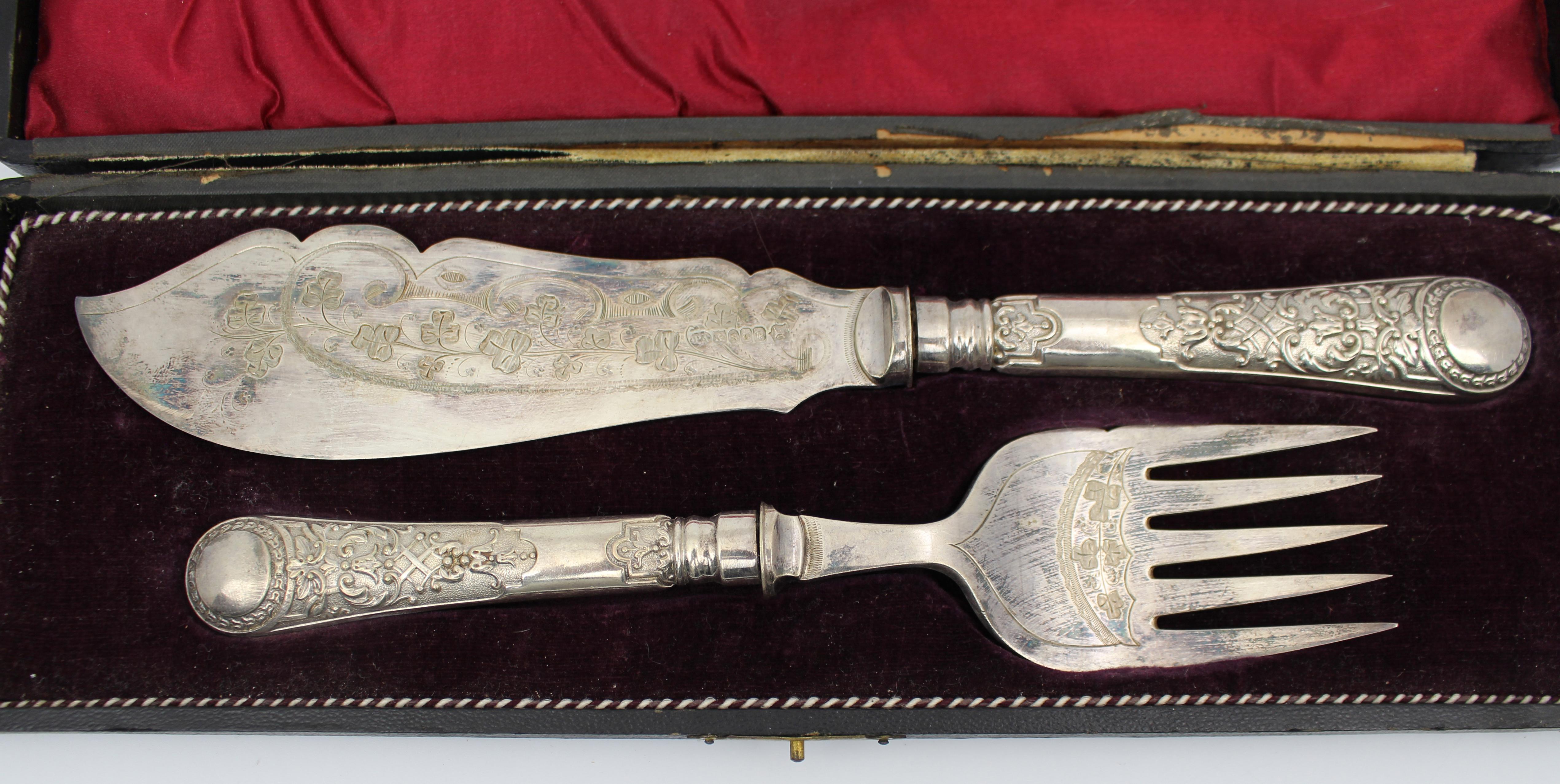 Juego victoriano de cuchillo y tenedor de pescado bañados en plata c.1880 Británico en venta