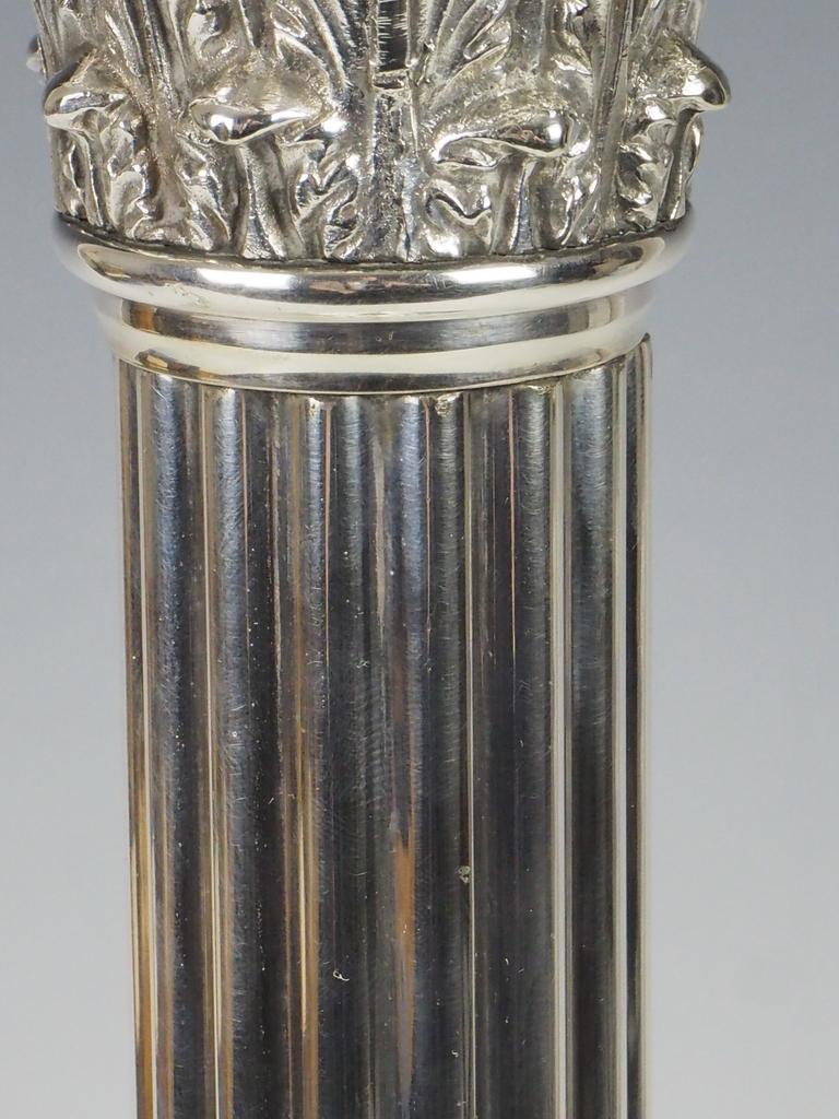 Lampada ad olio vittoriana placcata in argento con paralume originale verde inciso in vendita 5