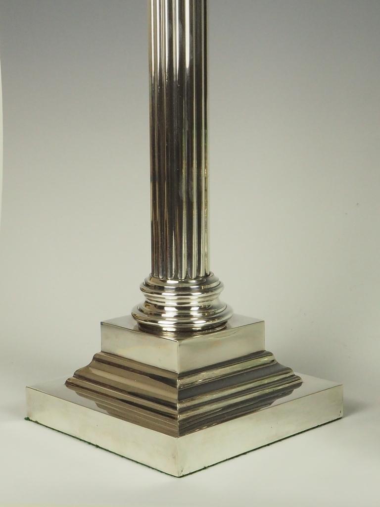 Lampada ad olio vittoriana placcata in argento con paralume originale verde inciso in vendita 10