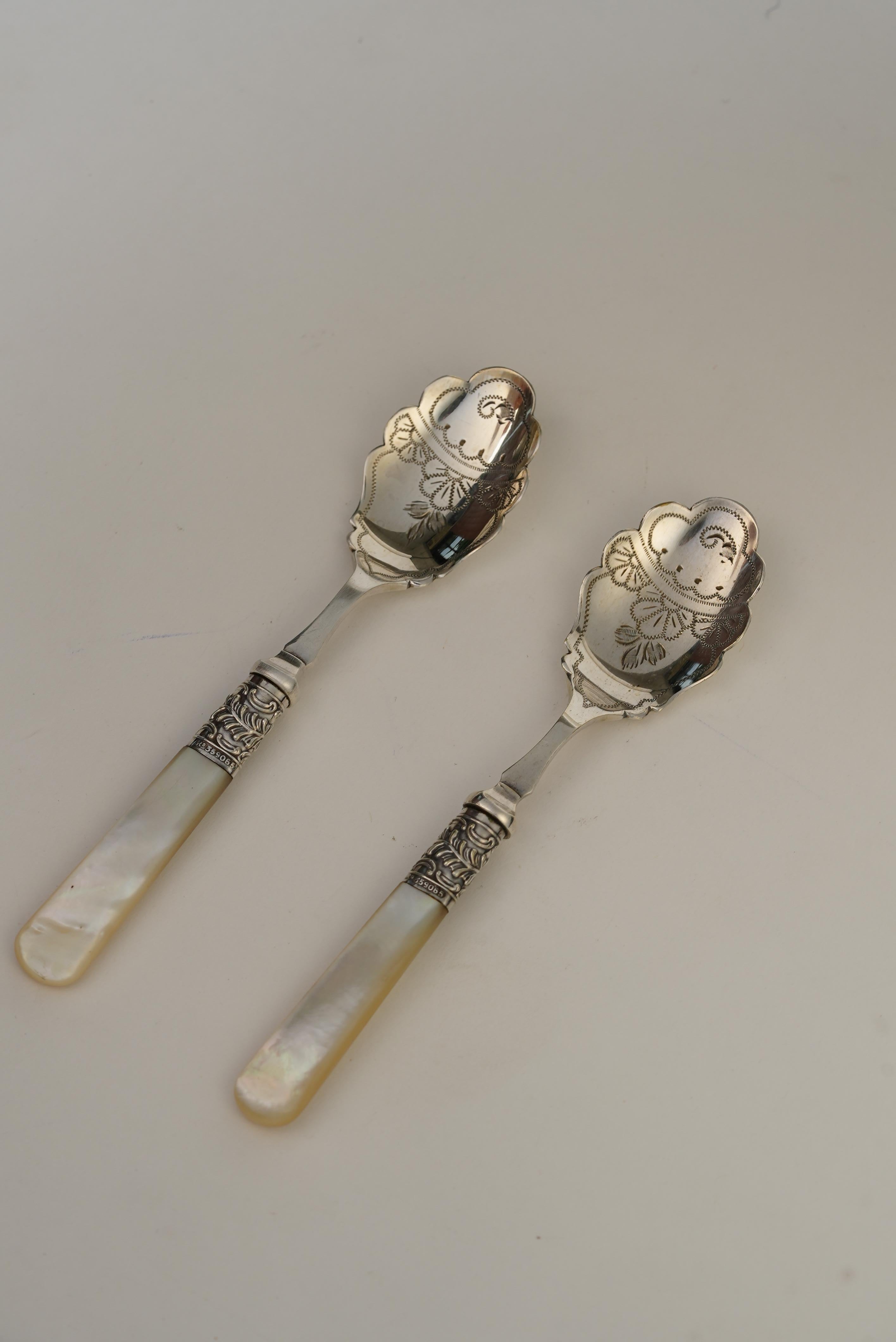 Victorian Silver-Plated Spoons with Mother-of-Pearl Handles  Set of 2 For Sale 2