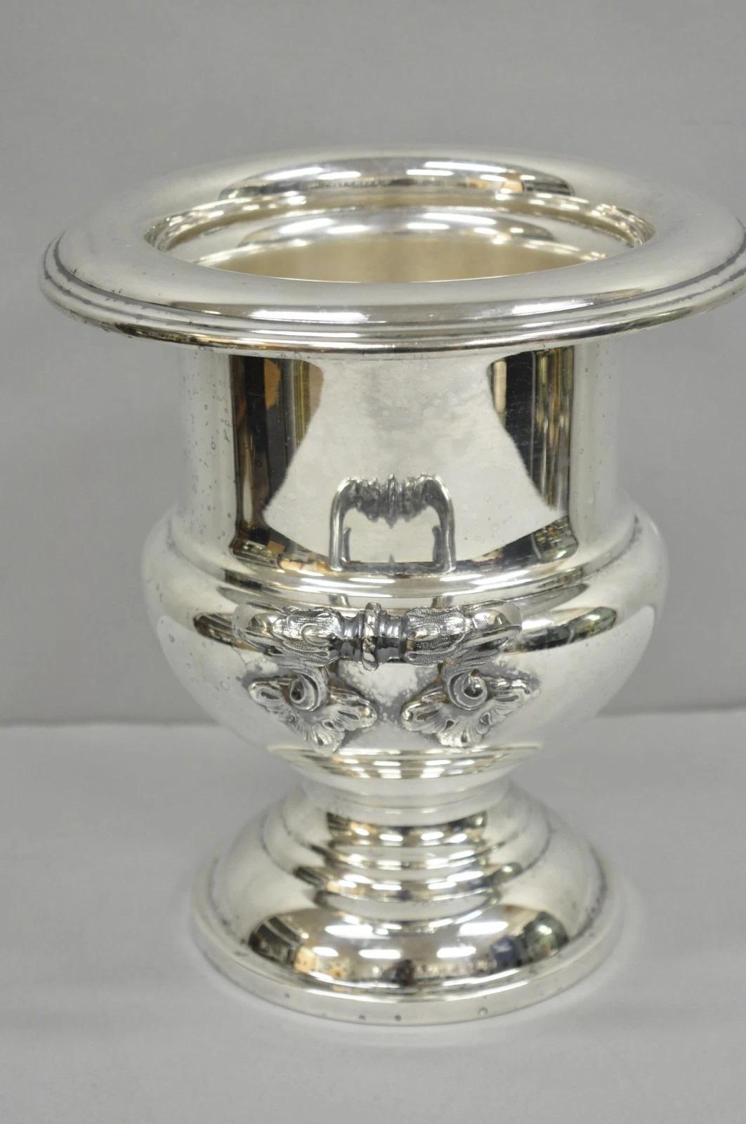 Victorien Seau à glace Victorian Trophy Cup Silver Plated Bar Champagne Chiller Ice Bucket by Crescent en vente
