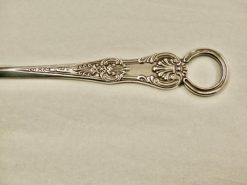 Argento 925 Spiedino d'argento vittoriano Queens Pattern, datato 1872, George Adams, Londra in vendita