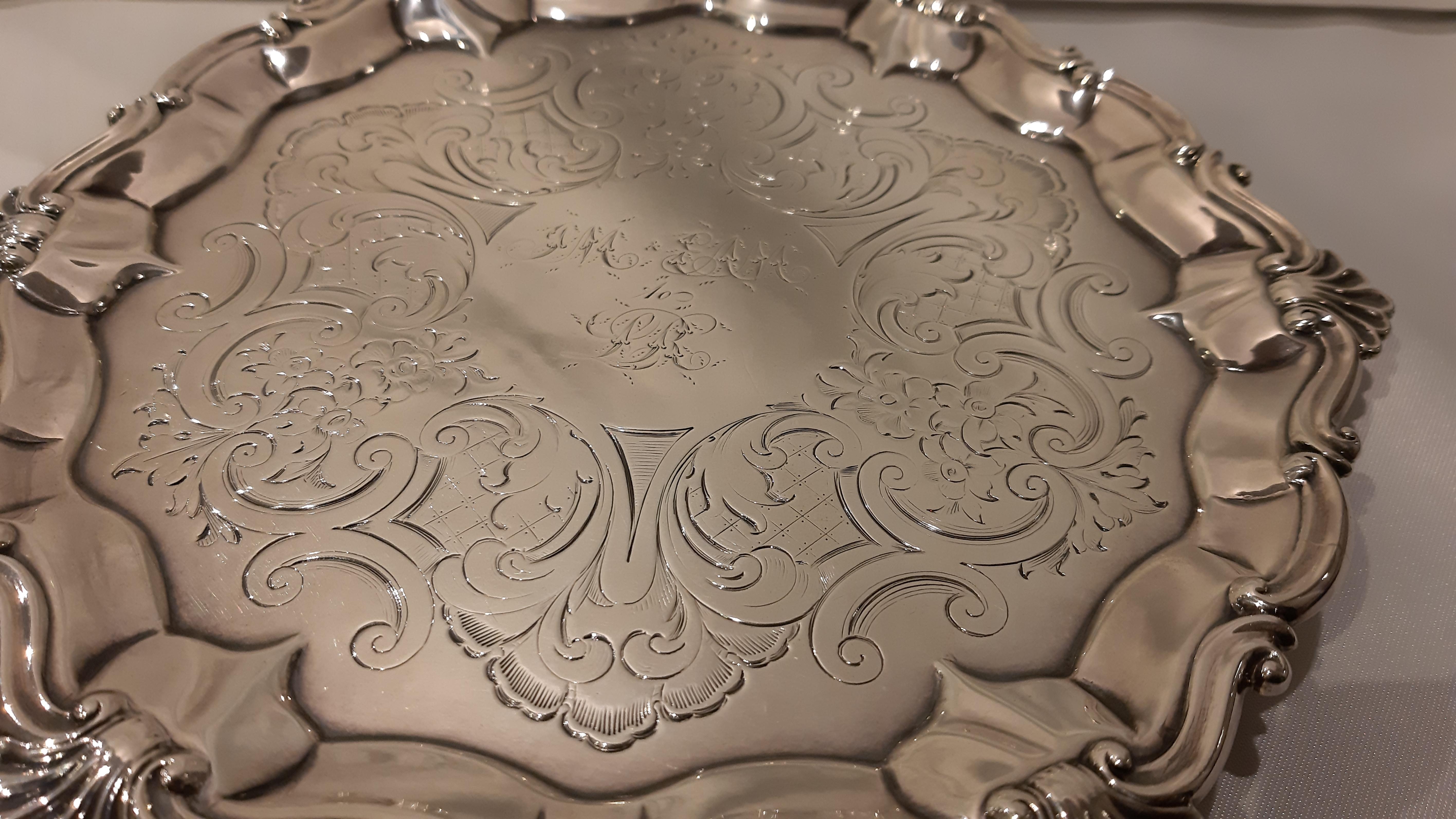 Women's or Men's Victorian silver salver supported by feet with punches, London 1855 For Sale