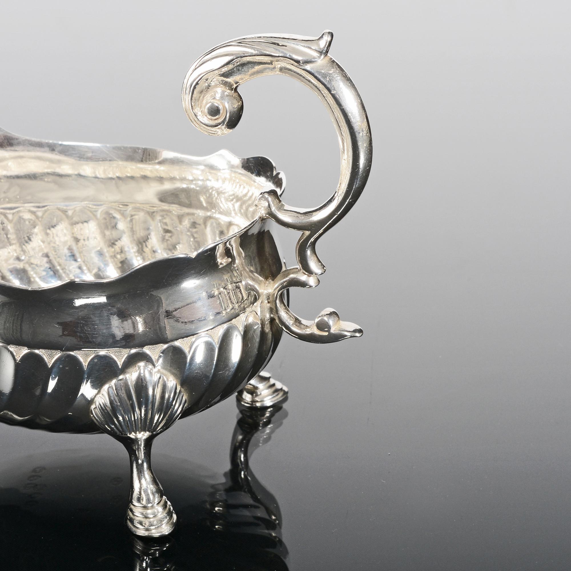 Victorian Silver Sauce Boat In Good Condition For Sale In London, GB